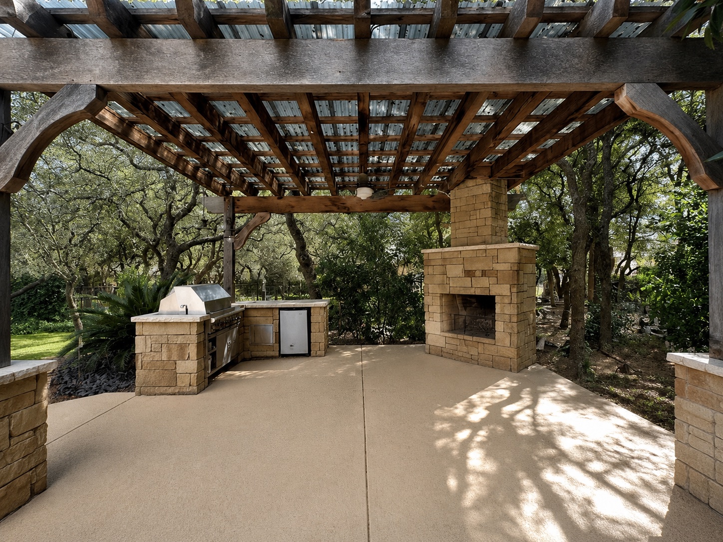 main property photo 15