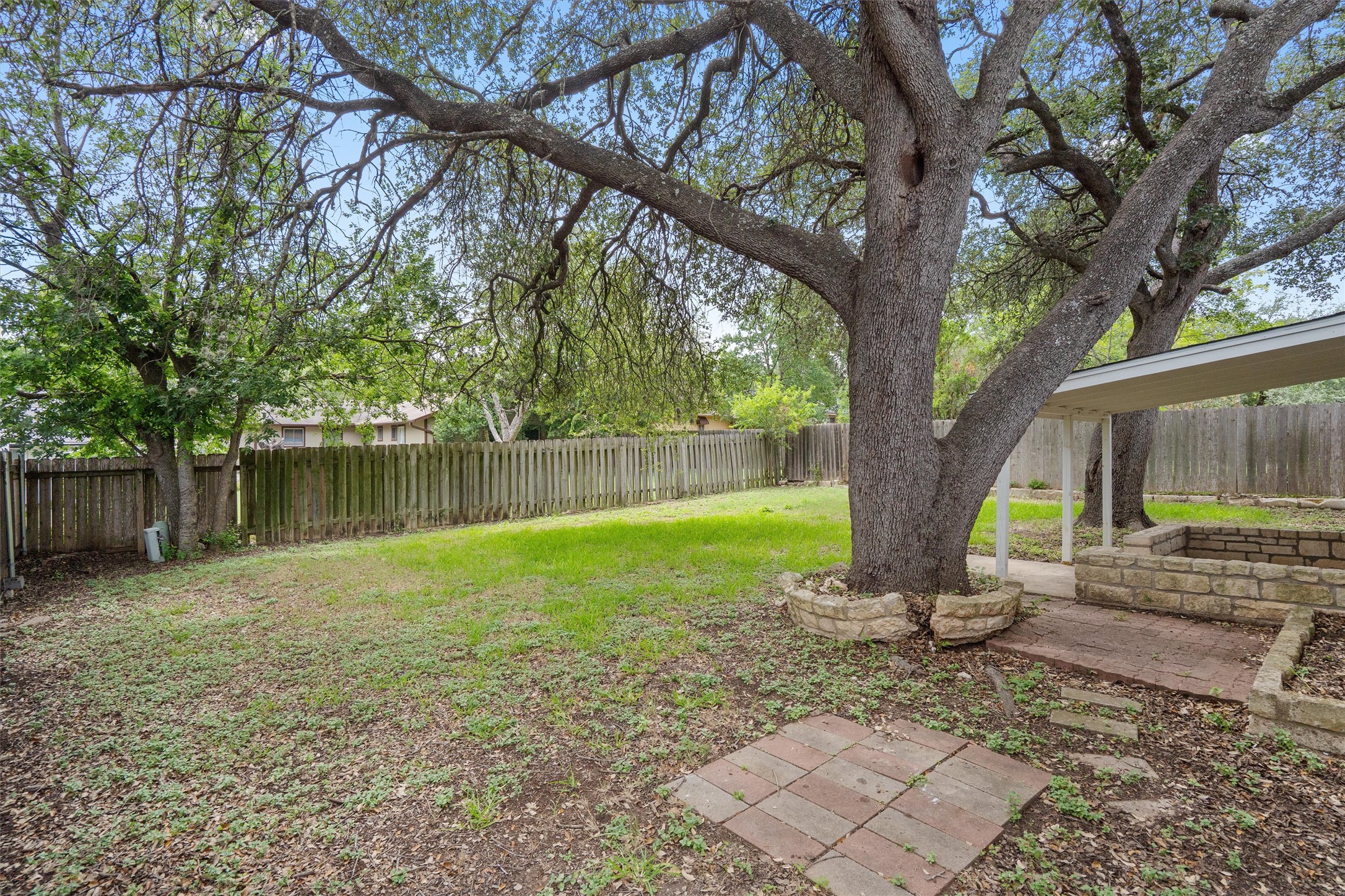 main property photo 24