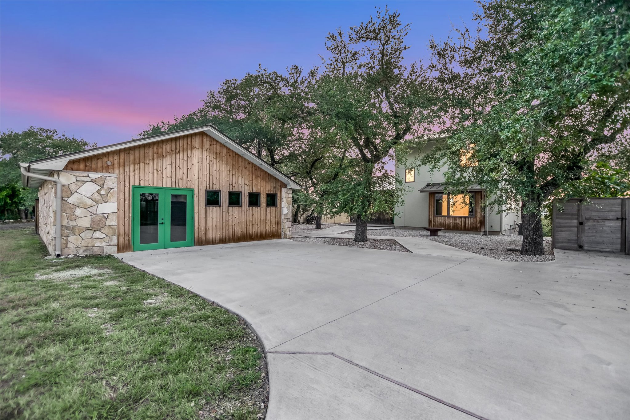 main property photo 34