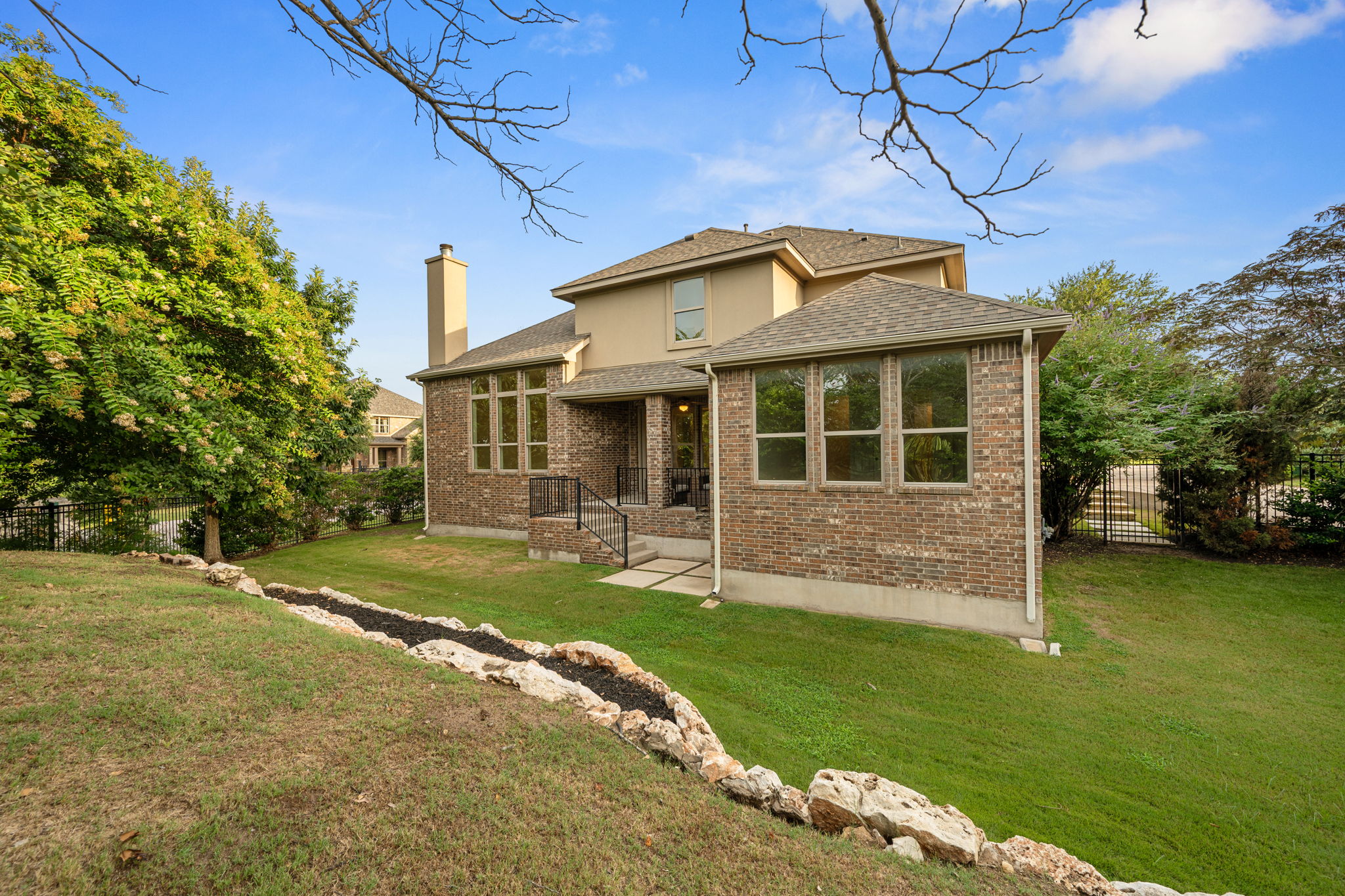 main property photo 34