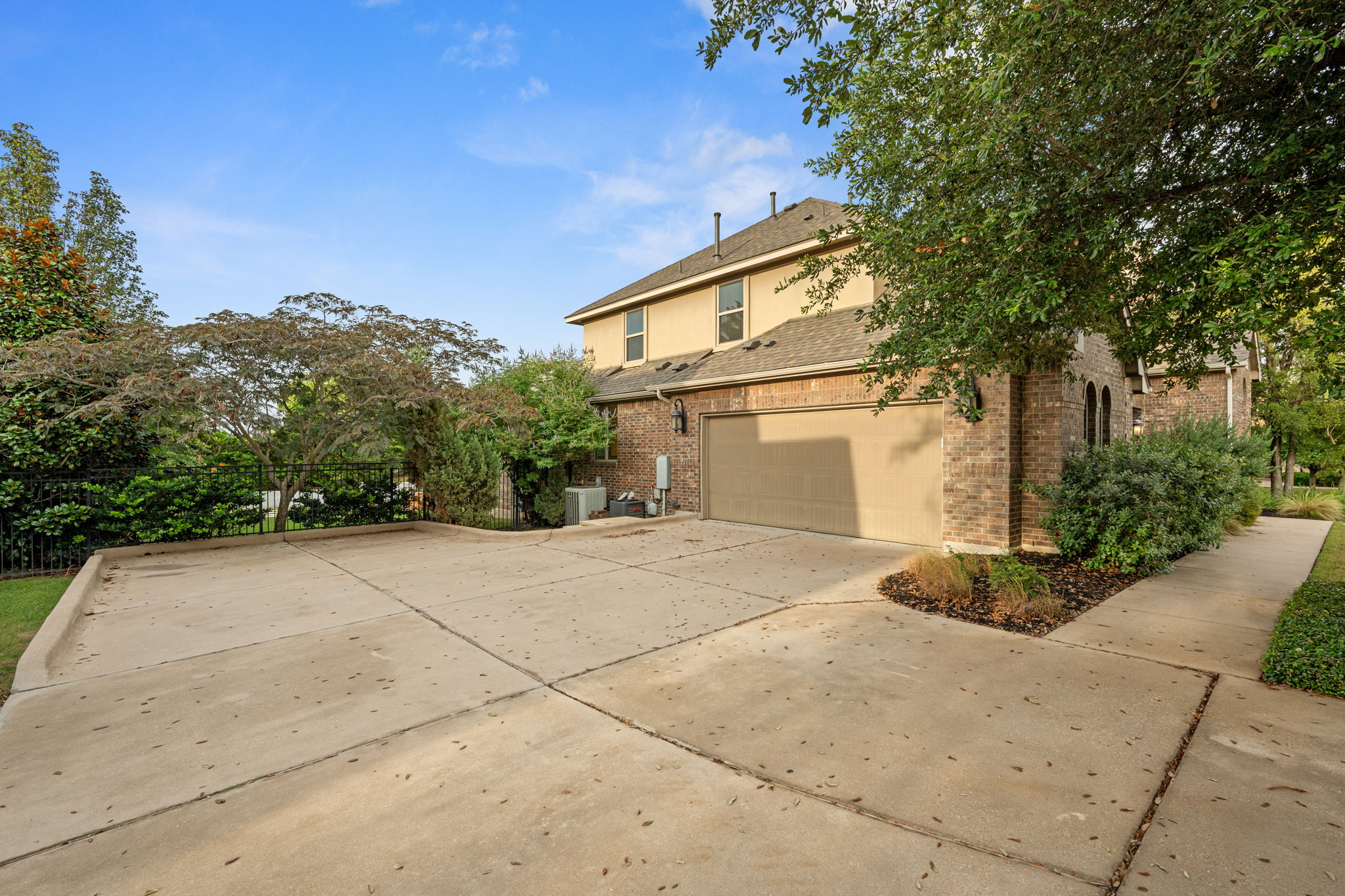 main property photo 36