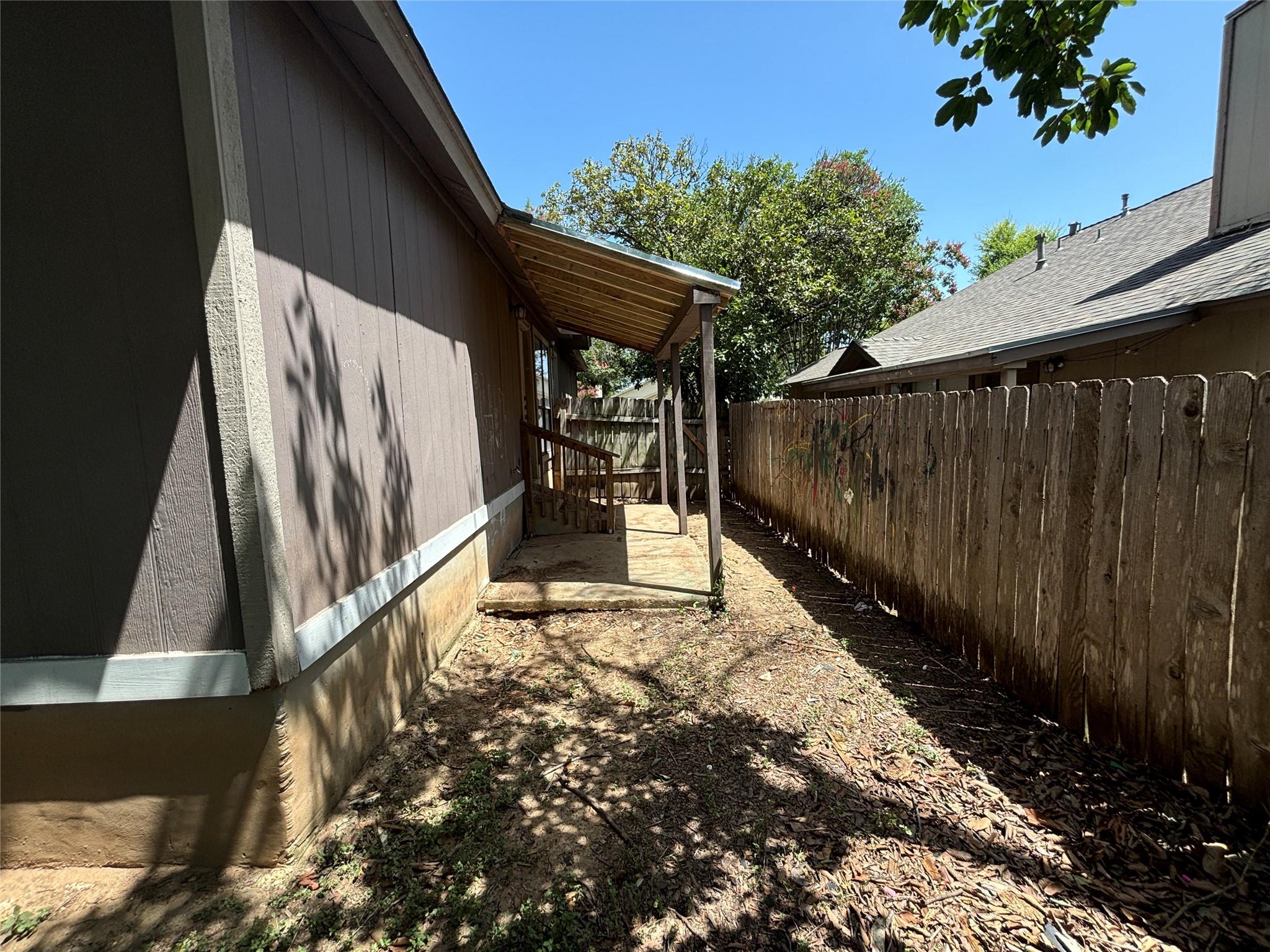 main property photo 11