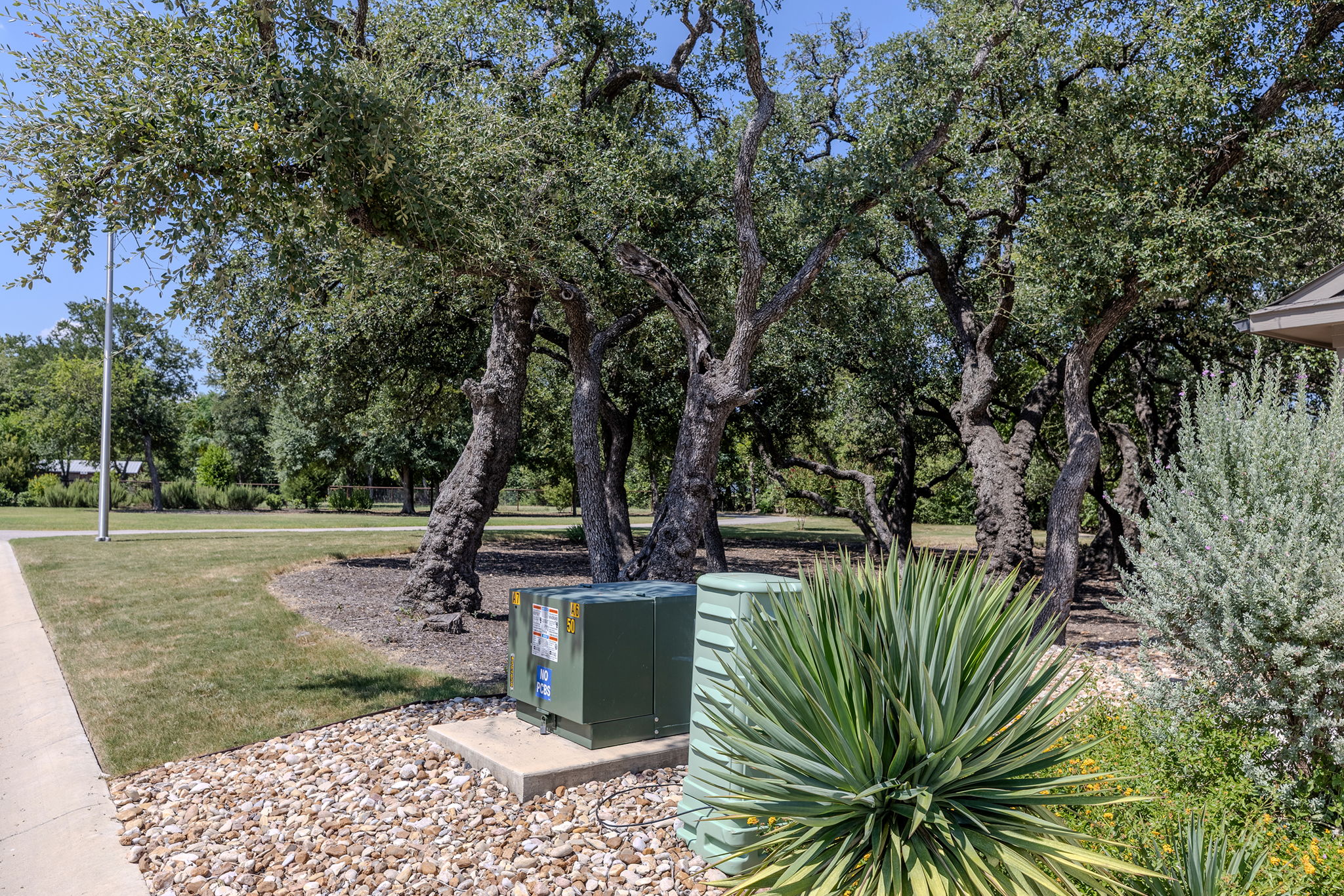 main property photo 36