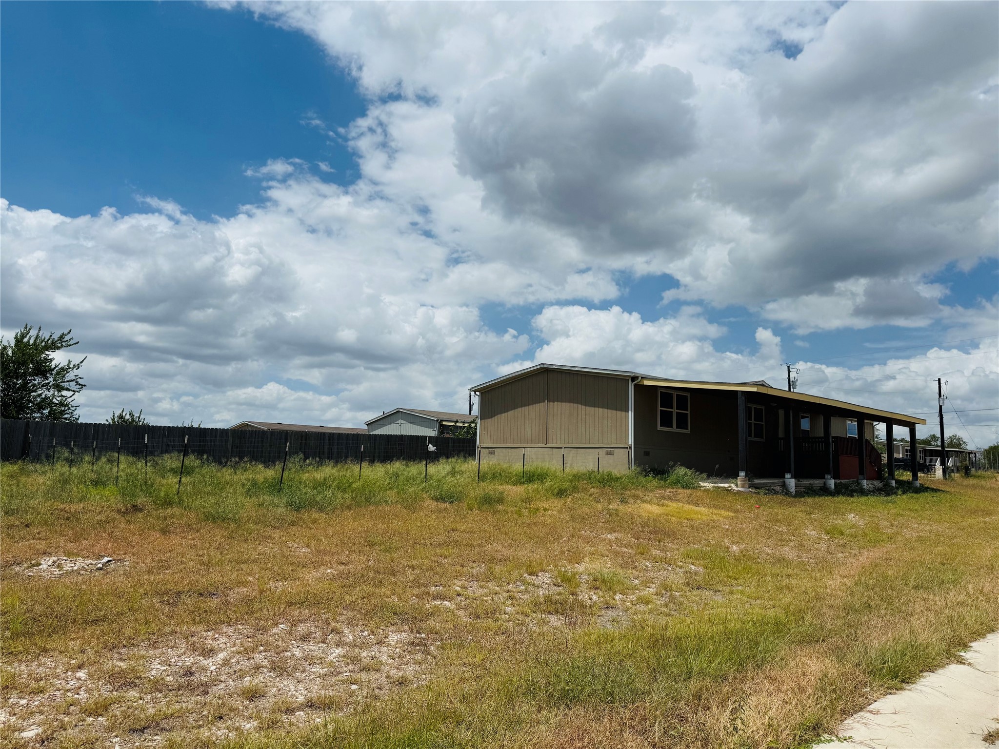 main property photo 8
