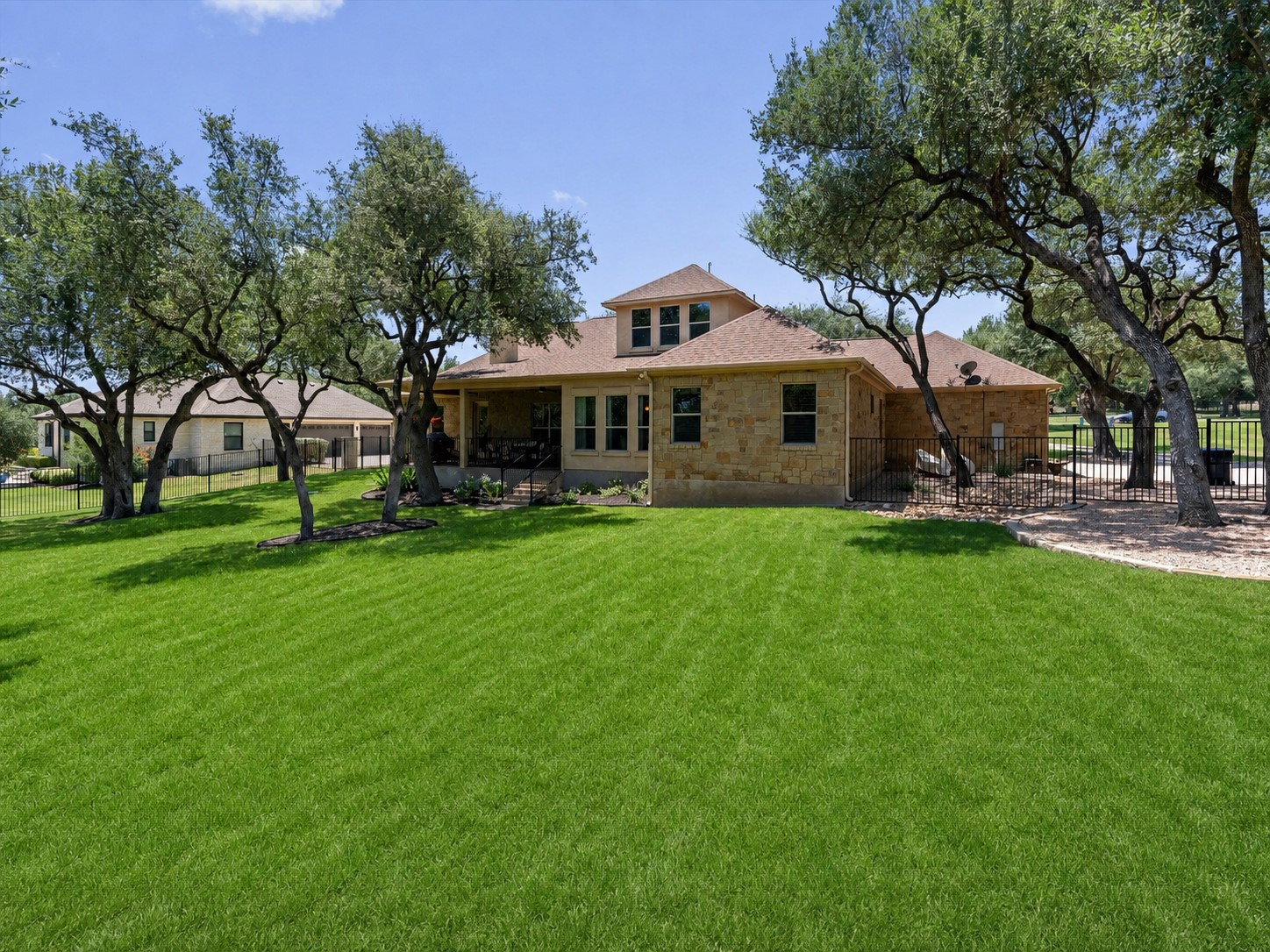 main property photo 32