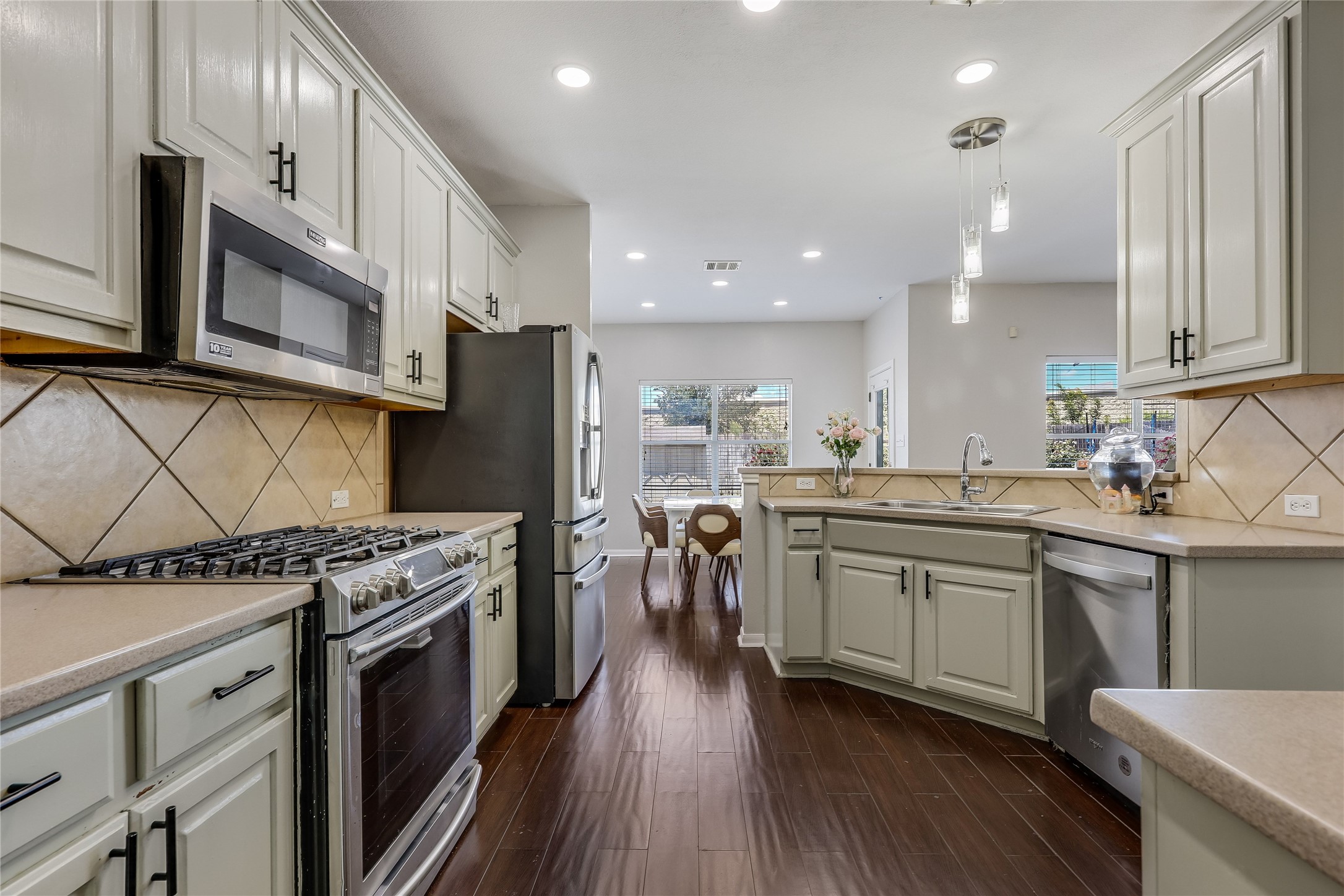 main property photo 5