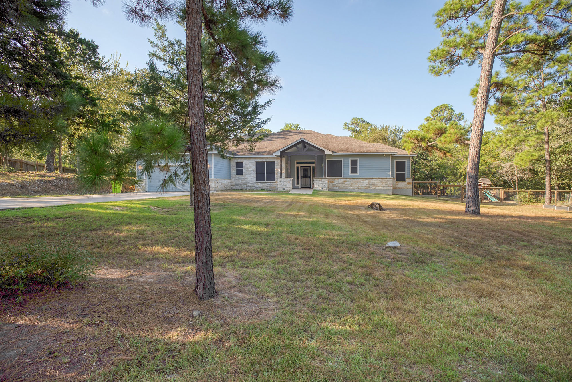 main property photo 32