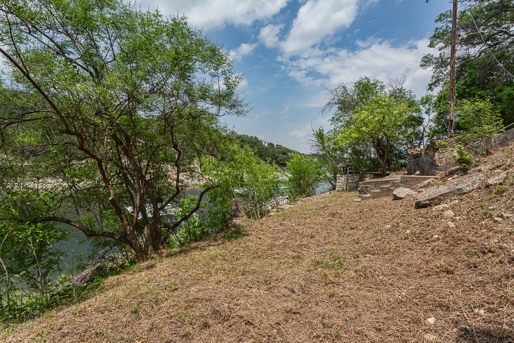 main property photo 36