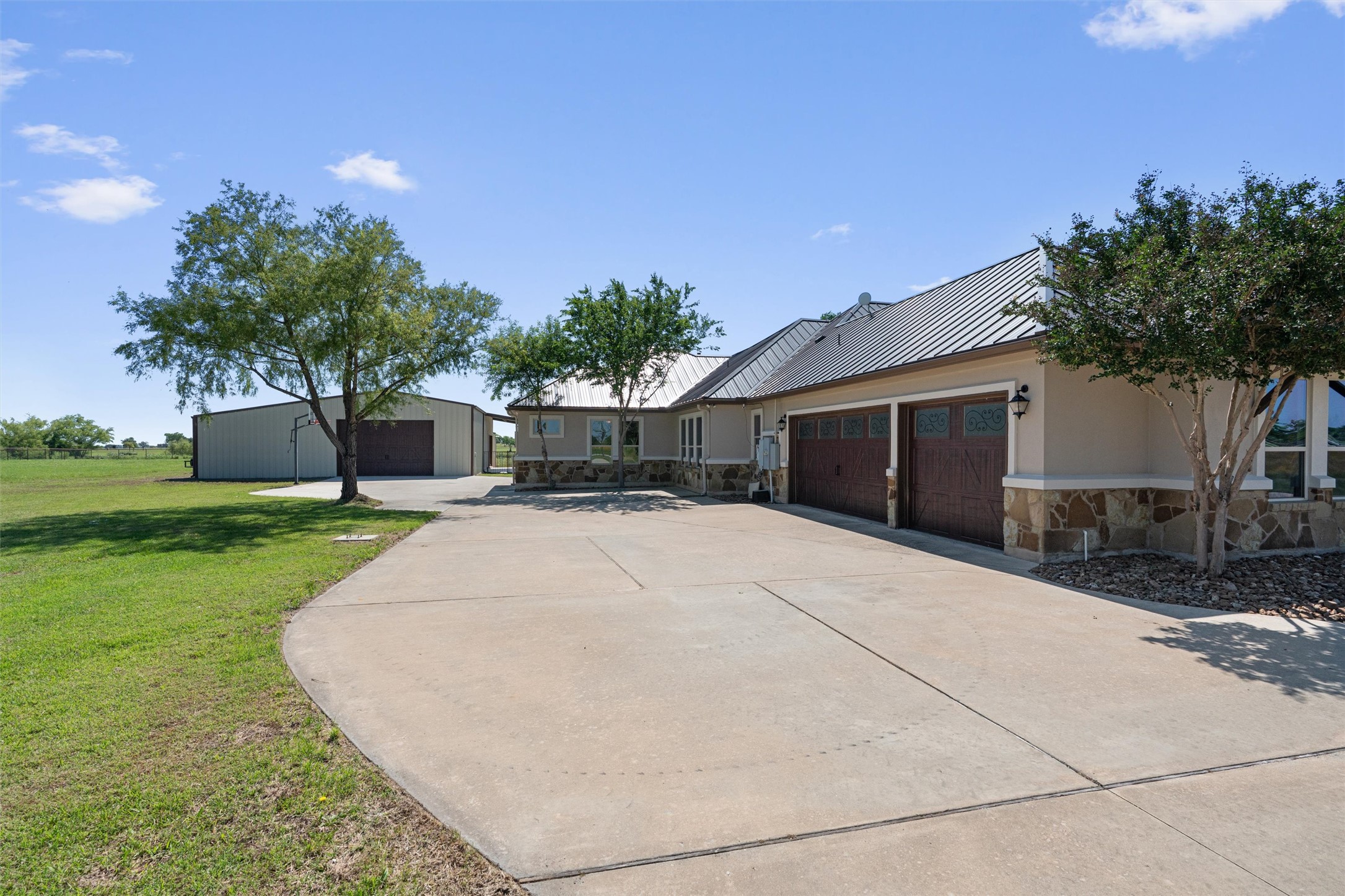 main property photo 36