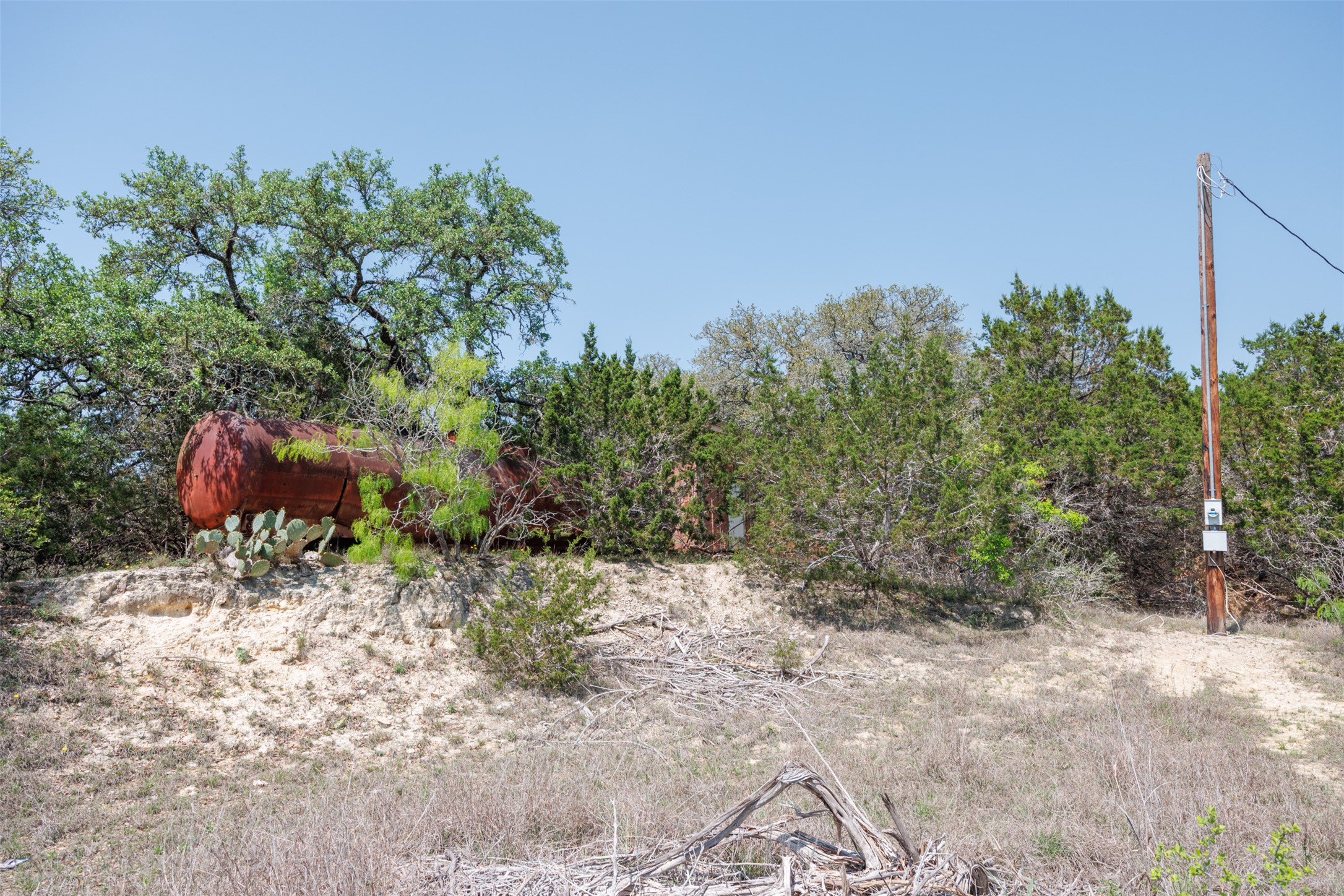 main property photo 11
