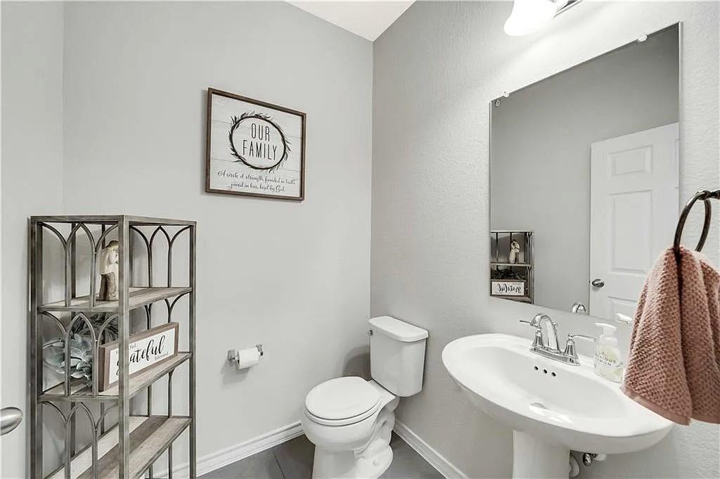 main property photo 7