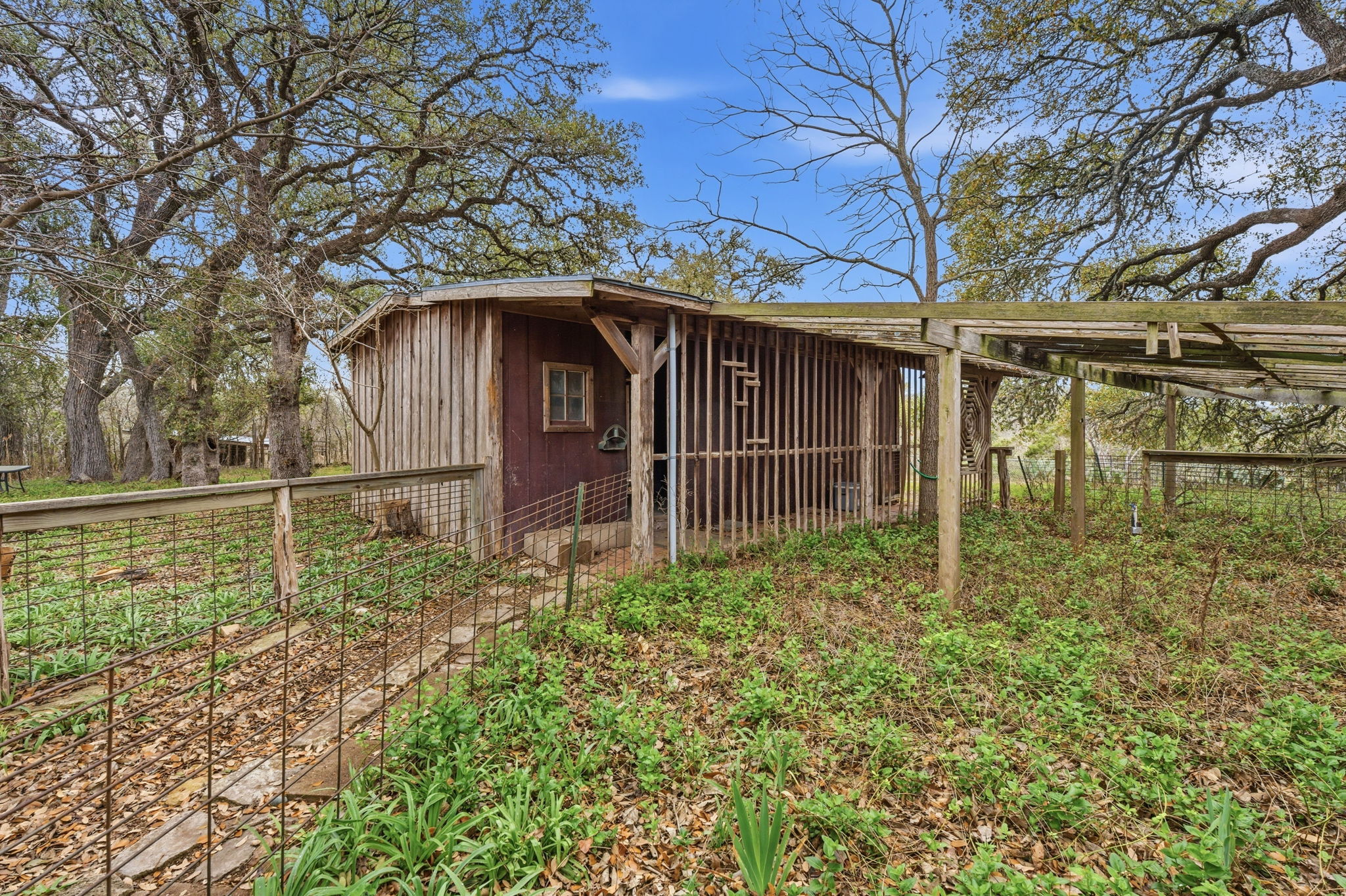 main property photo 17