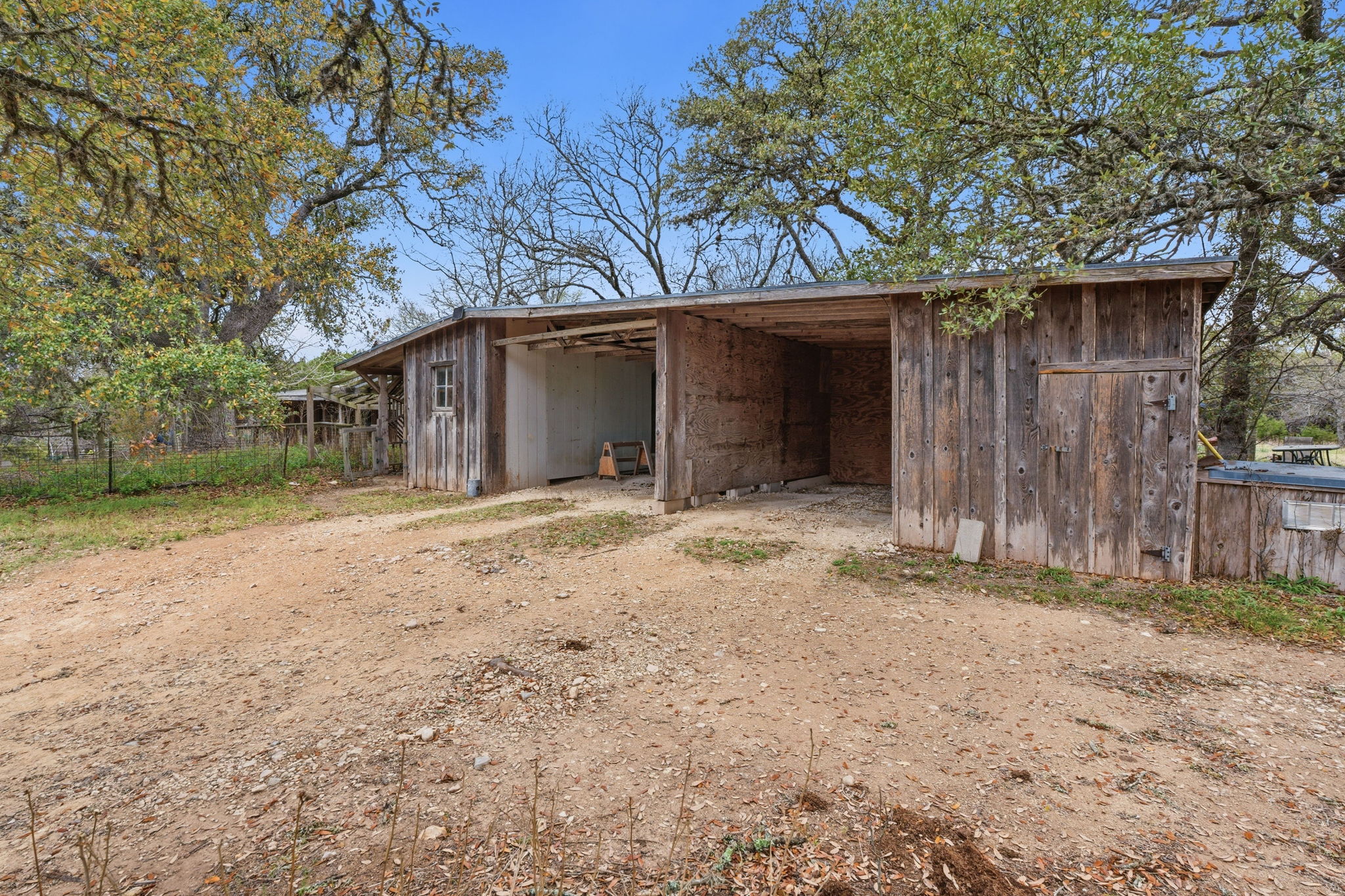 main property photo 18