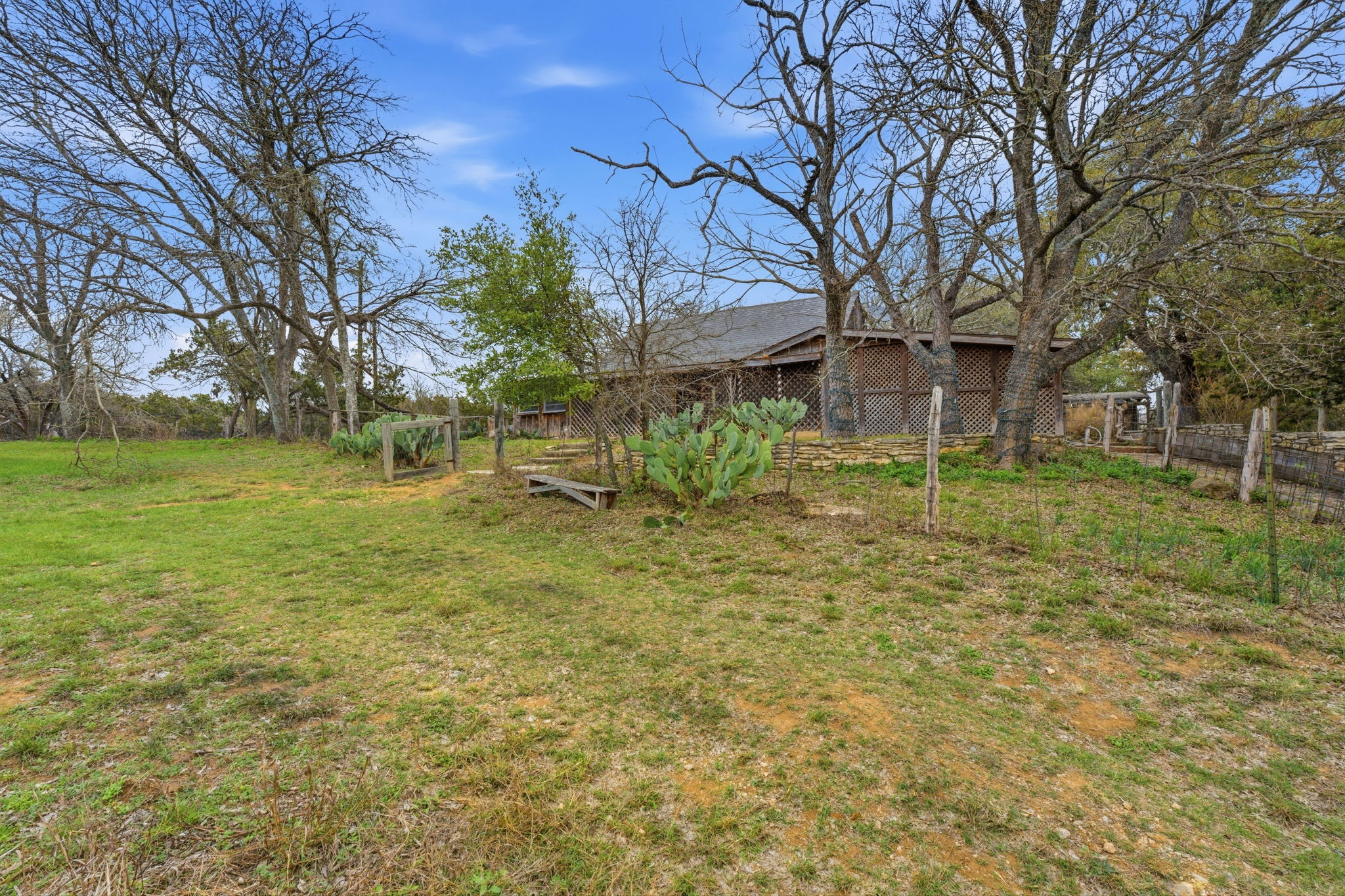 main property photo 32