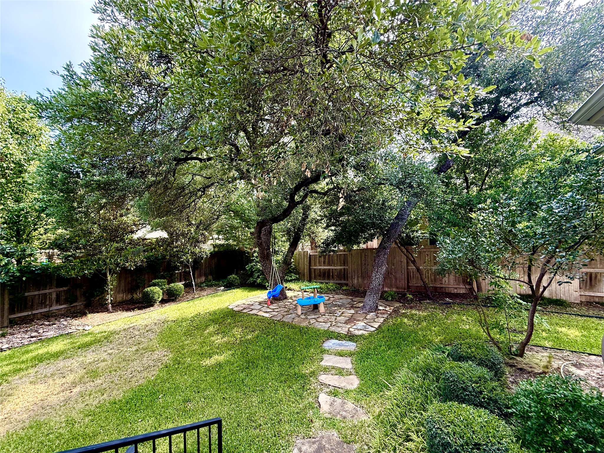 main property photo 19