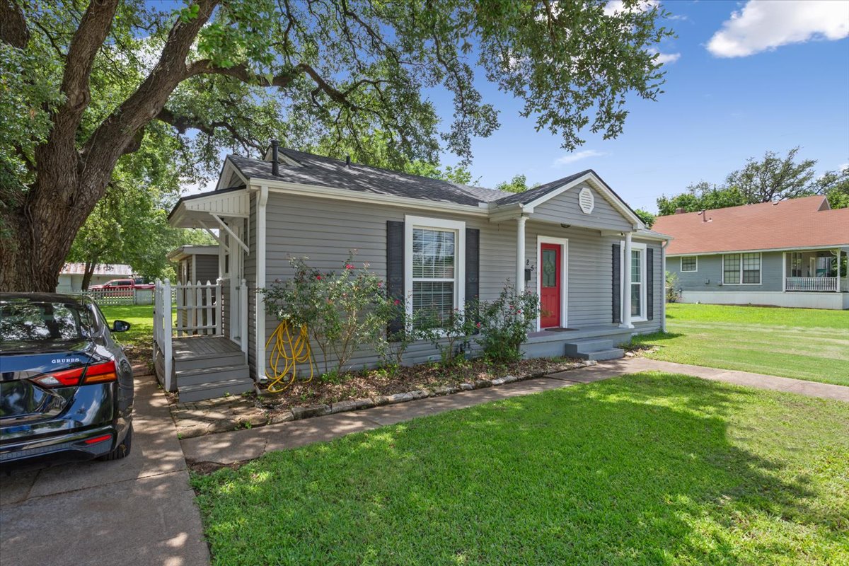 main property photo 3
