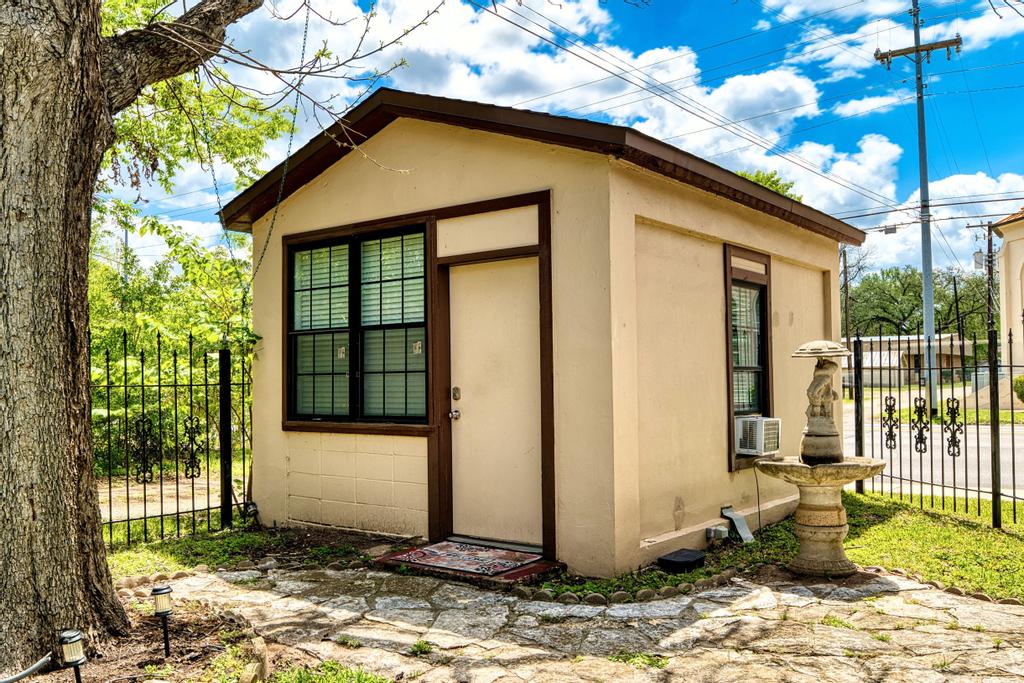 main property photo 26