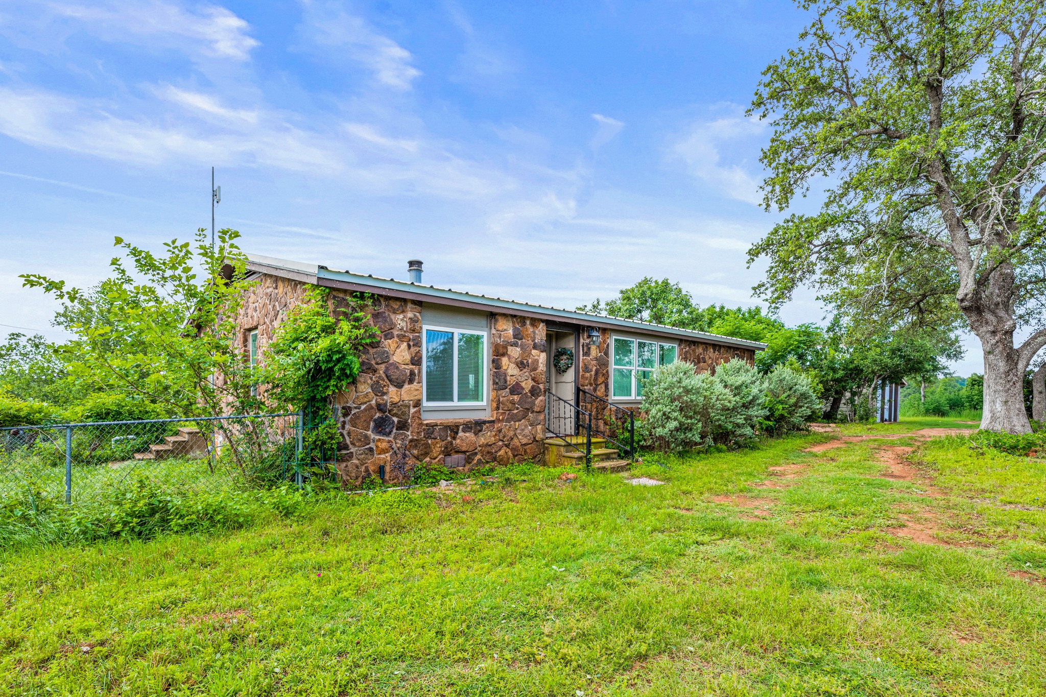 main property photo 27