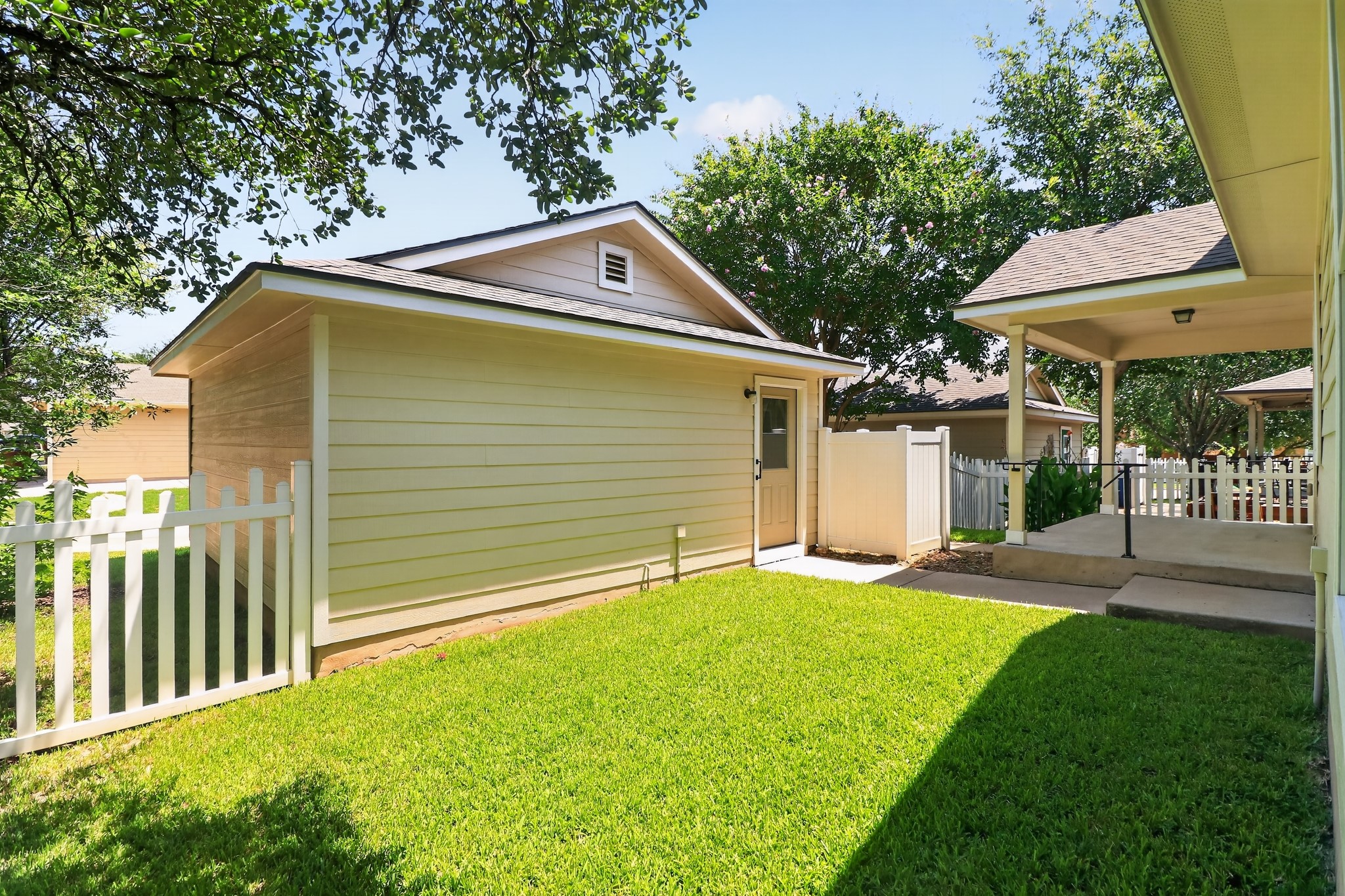 main property photo 22