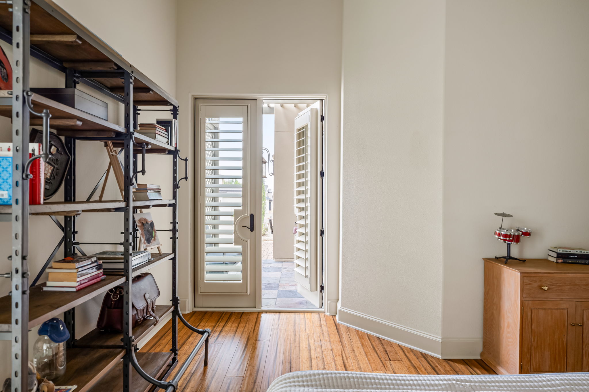 main property photo 25