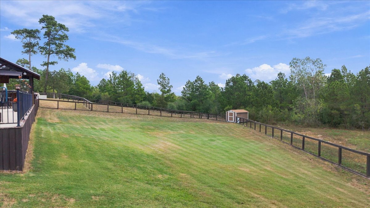 main property photo 37