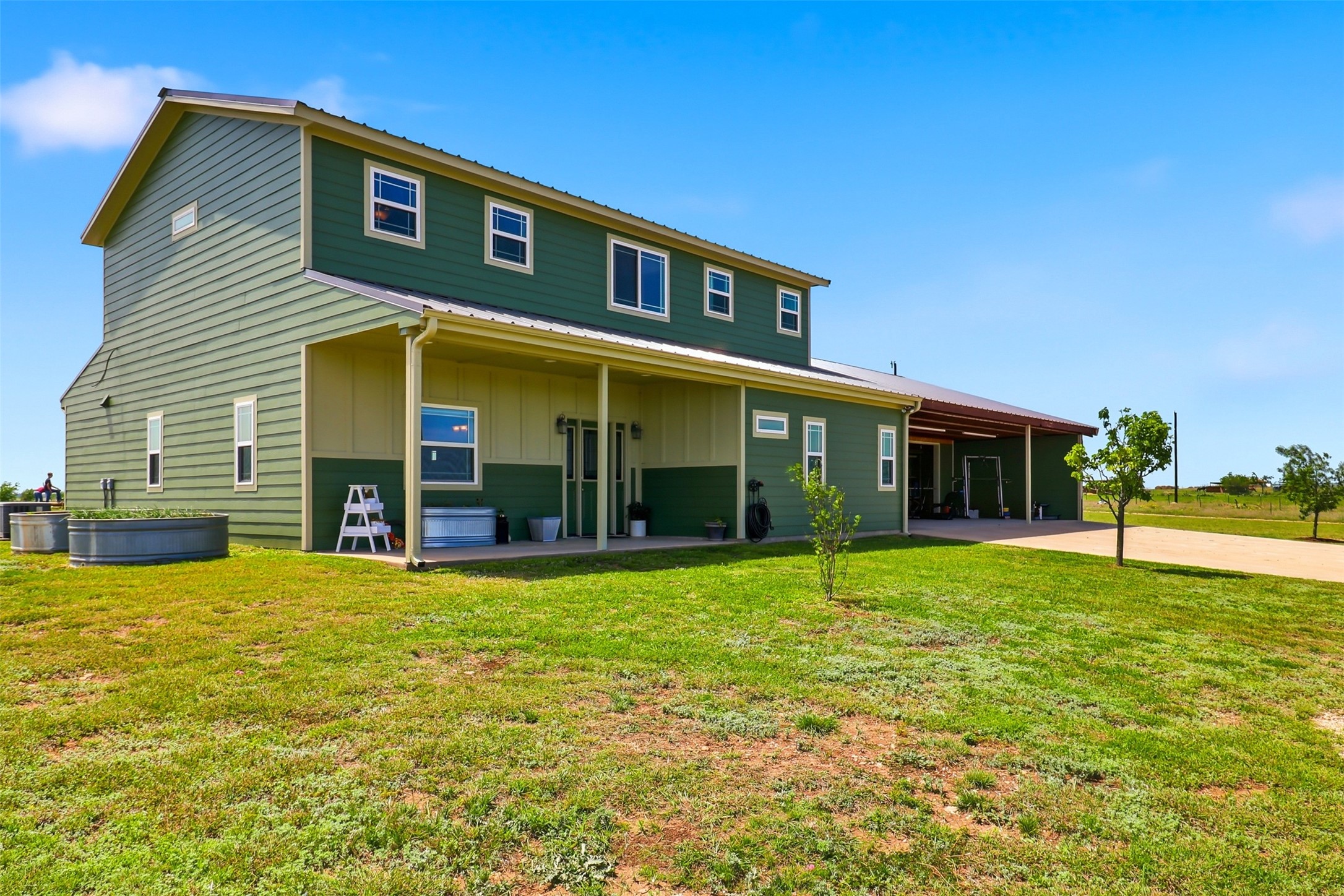 main property photo 3