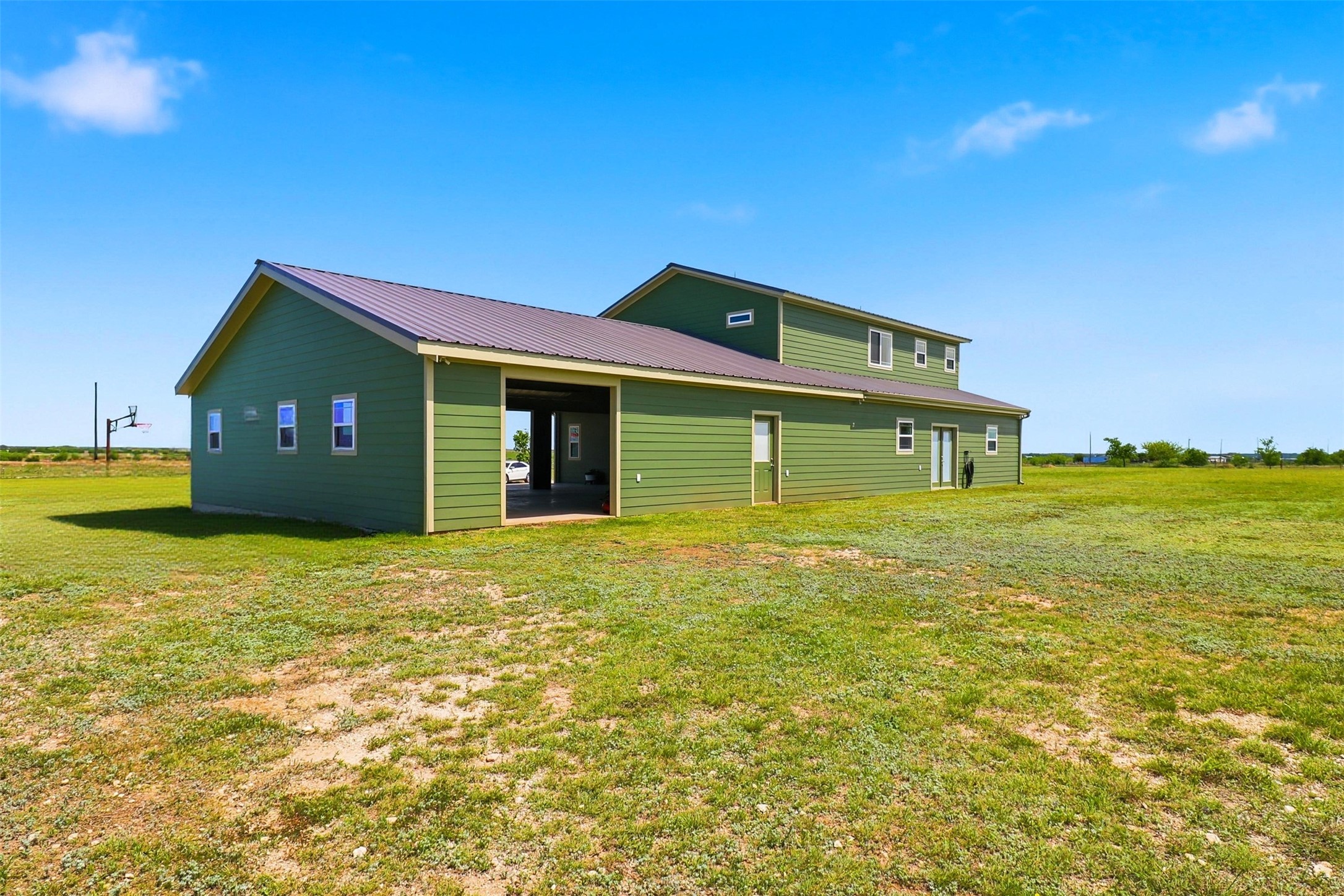 main property photo 33