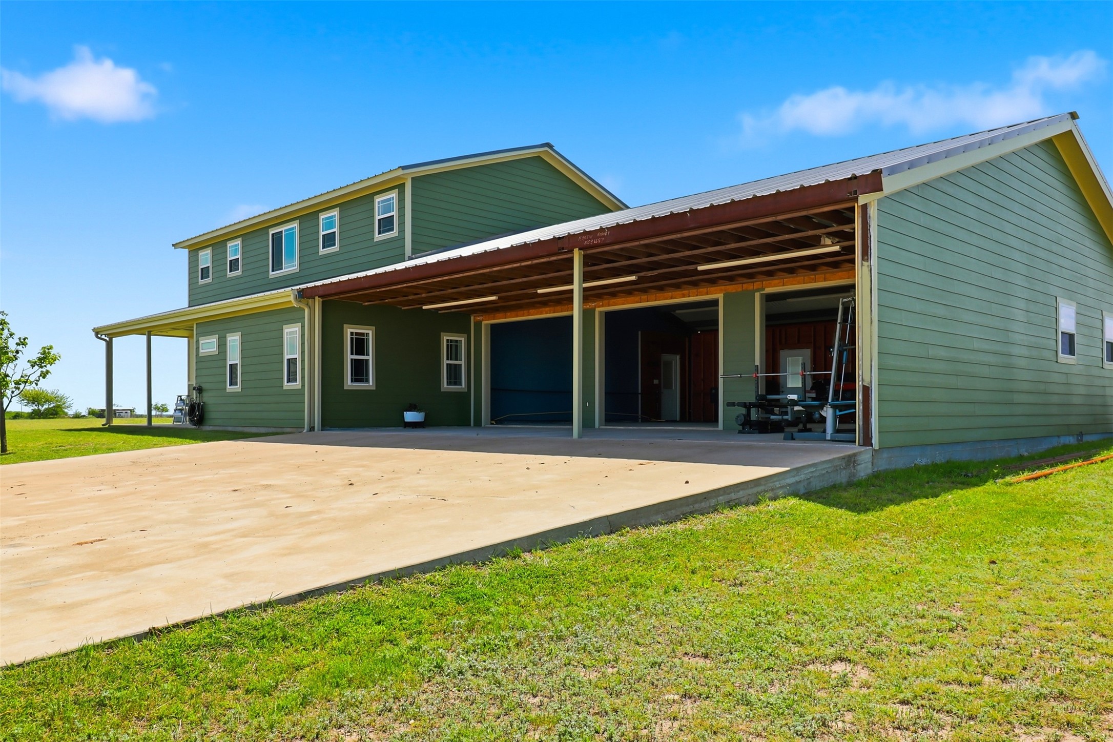 main property photo 5