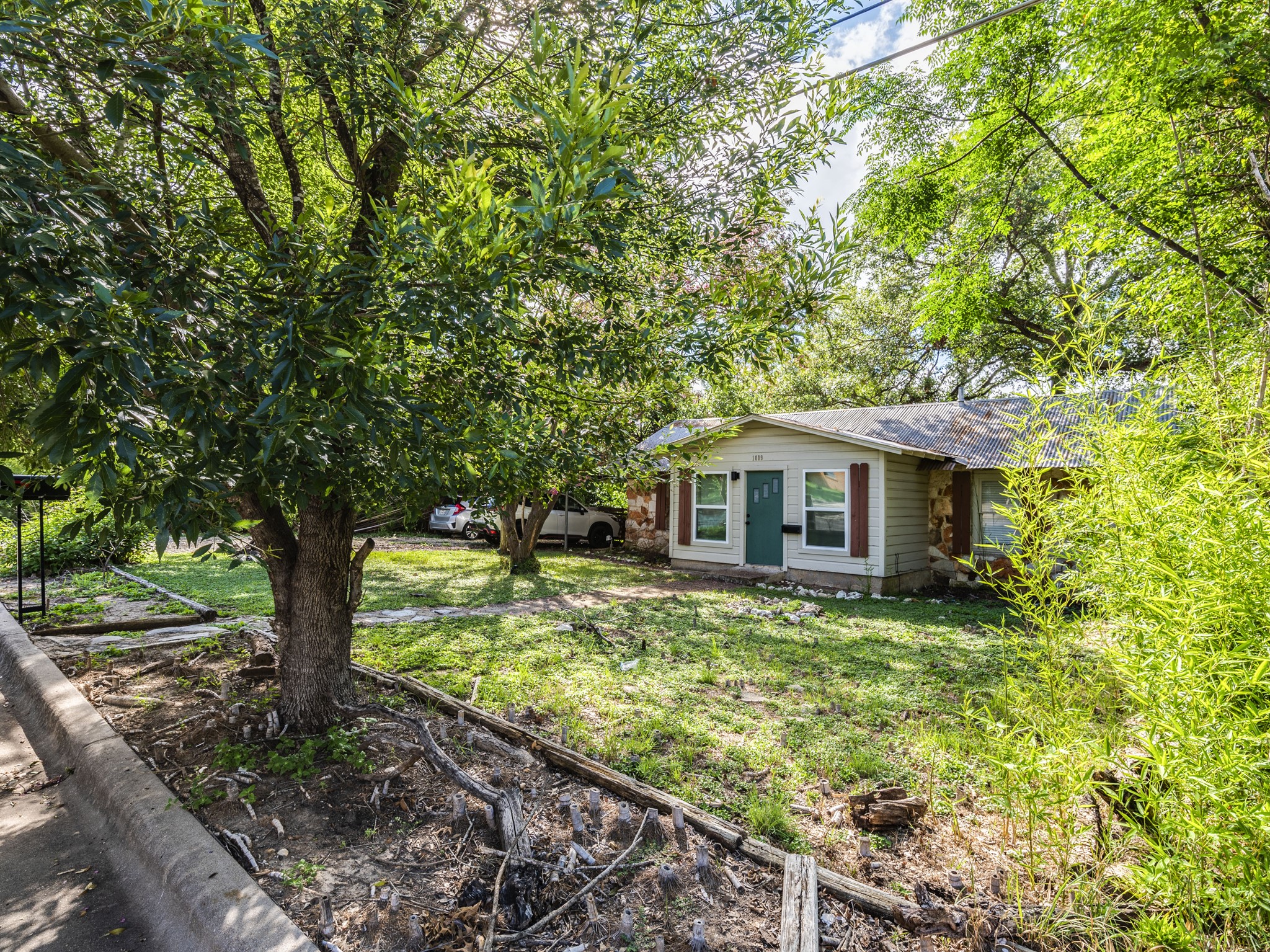 main property photo 23