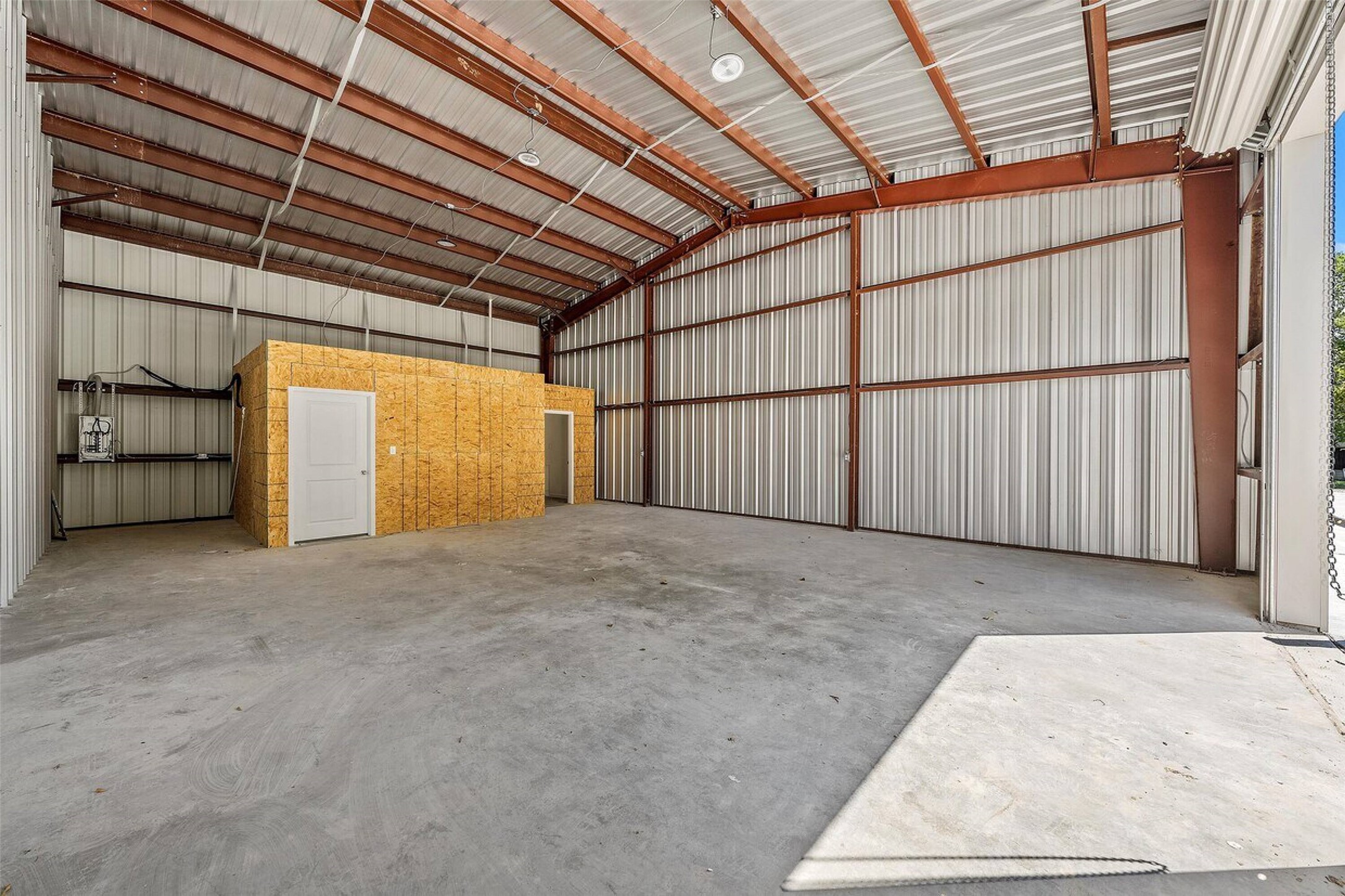 main property photo 9