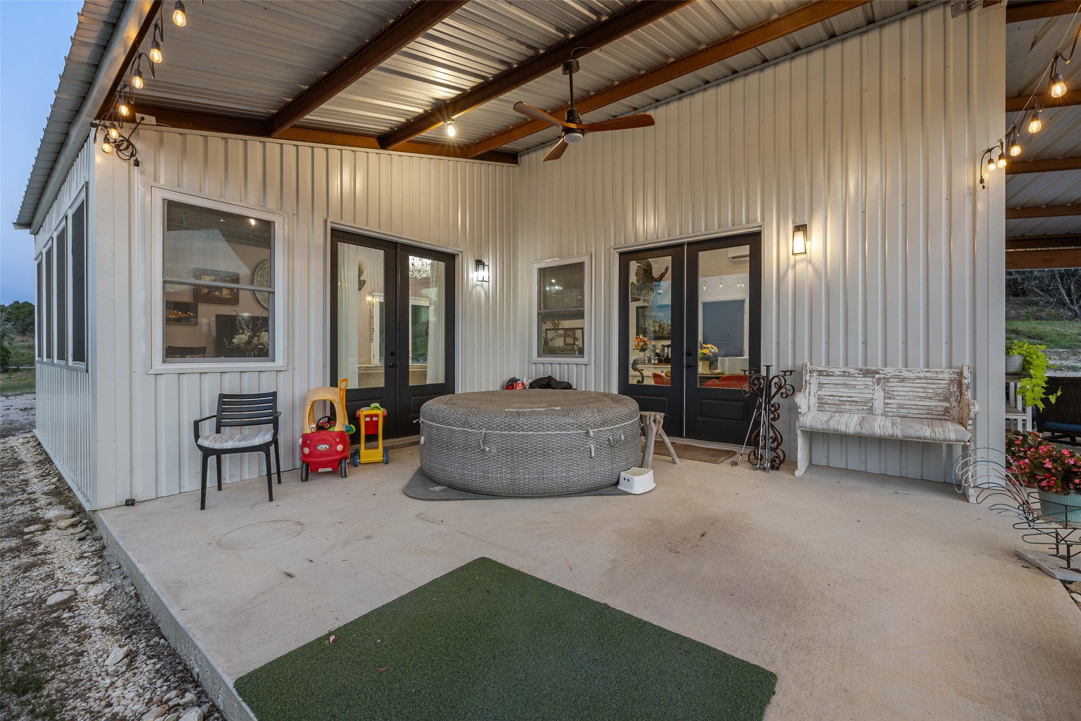 main property photo 14