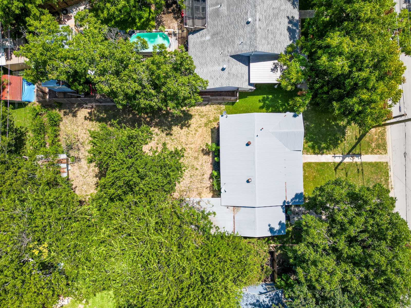 main property photo 22