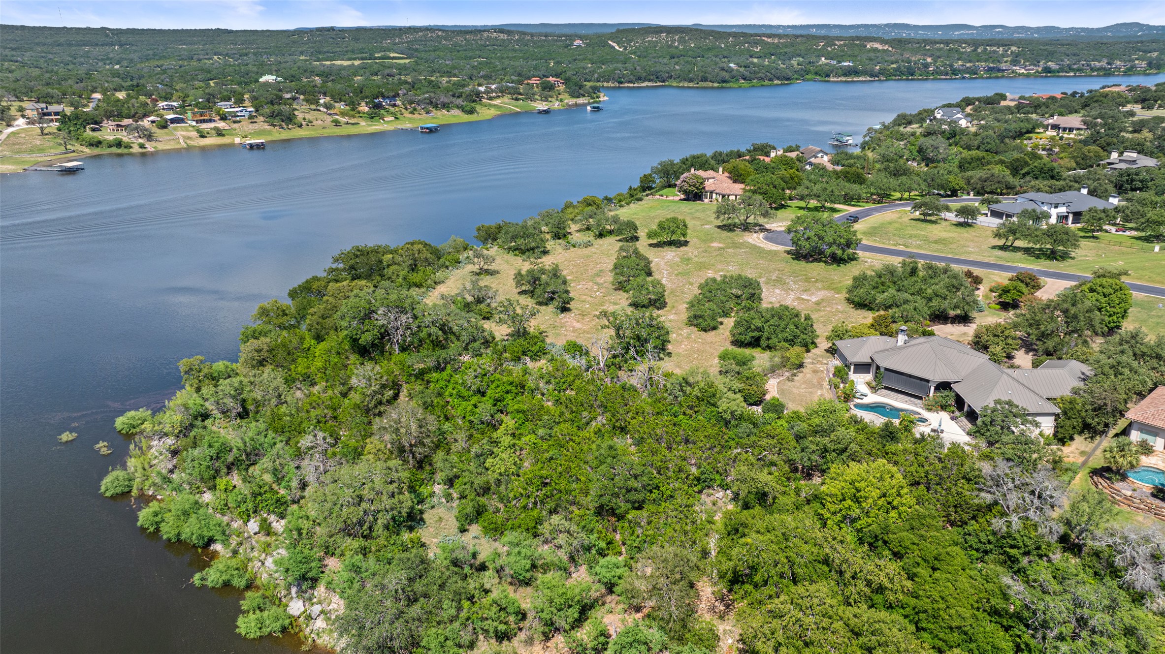 main property photo 9
