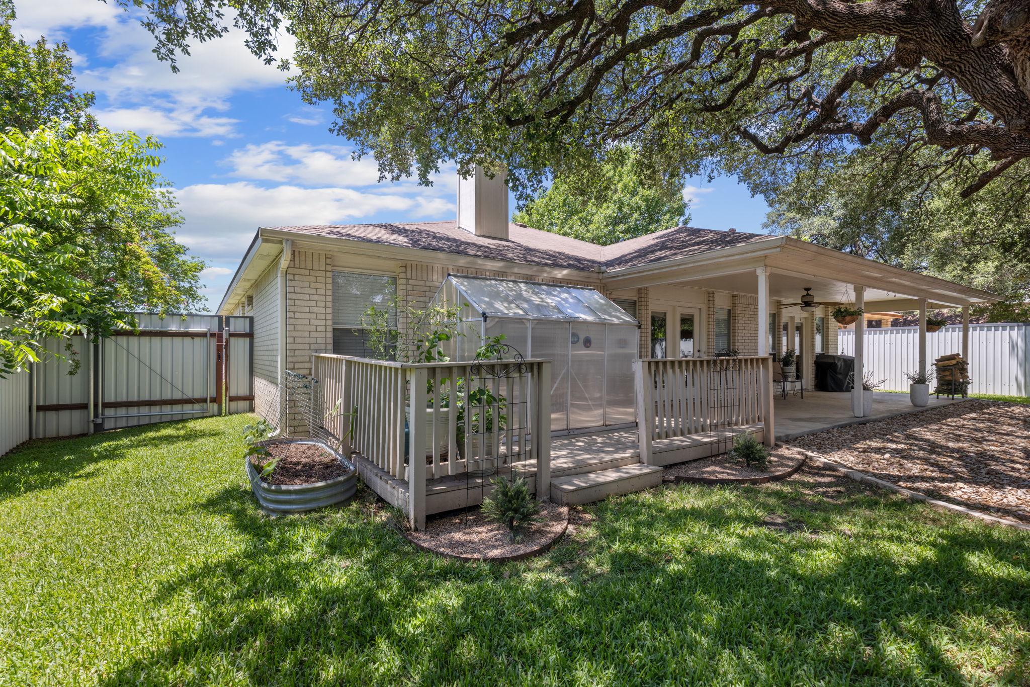main property photo 33