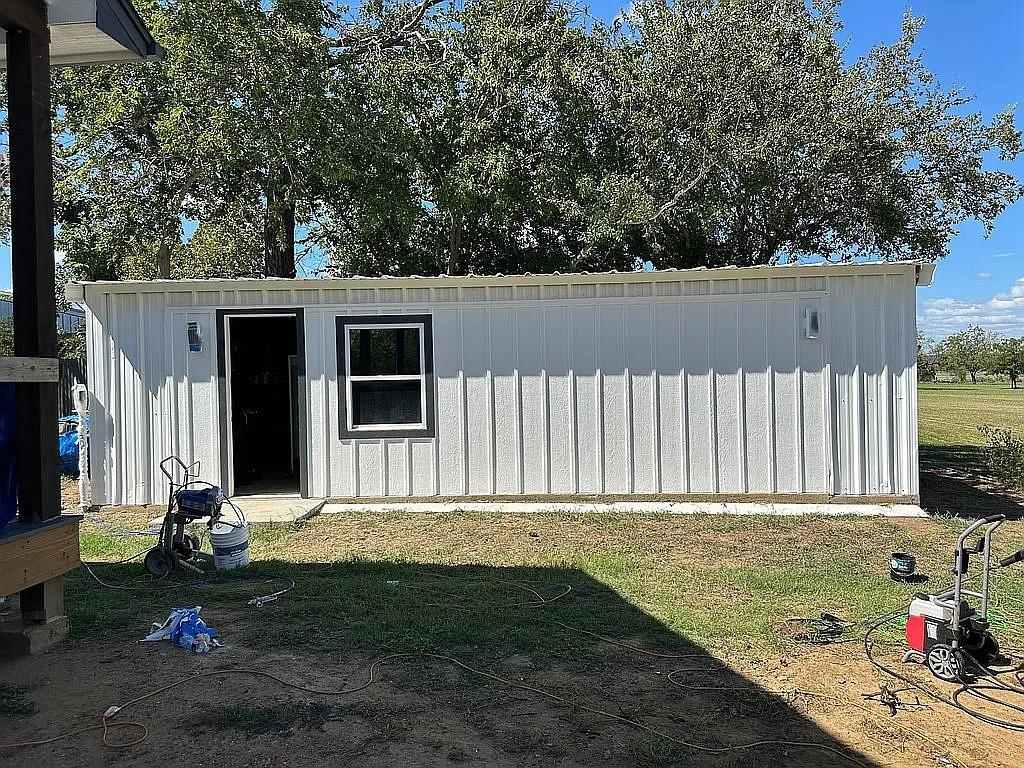 main property photo 28