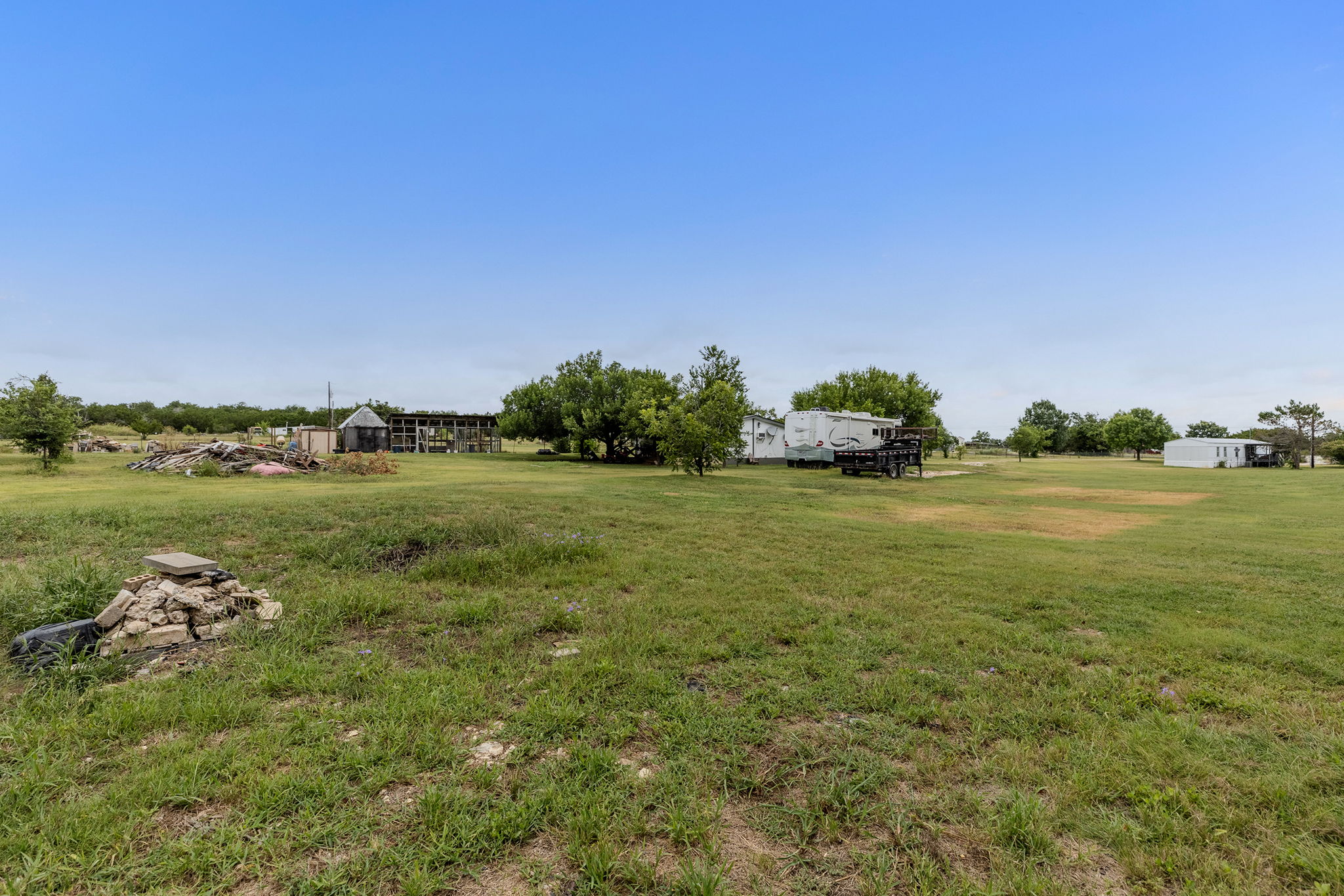 main property photo 11