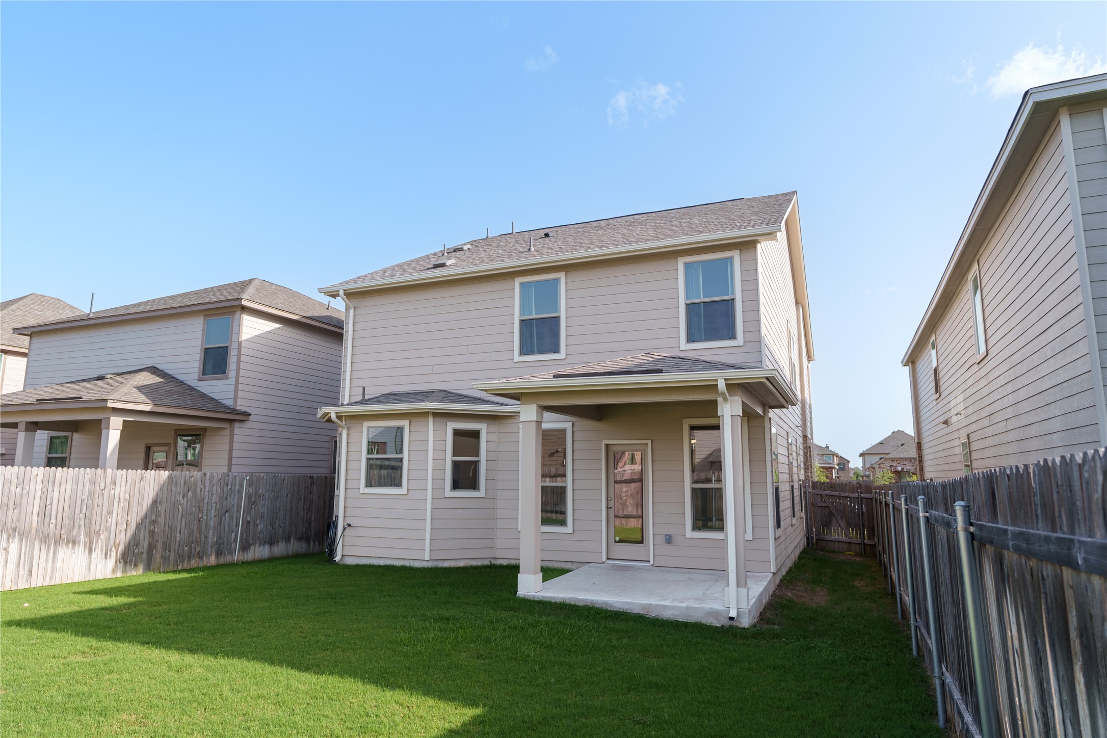 main property photo 7