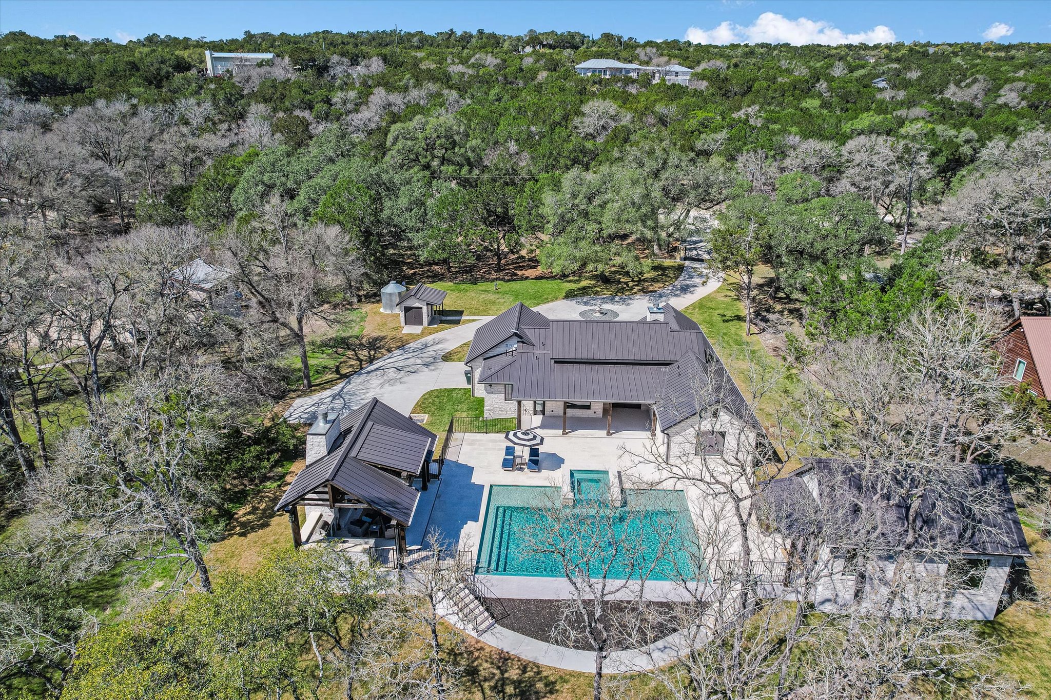 main property photo 31