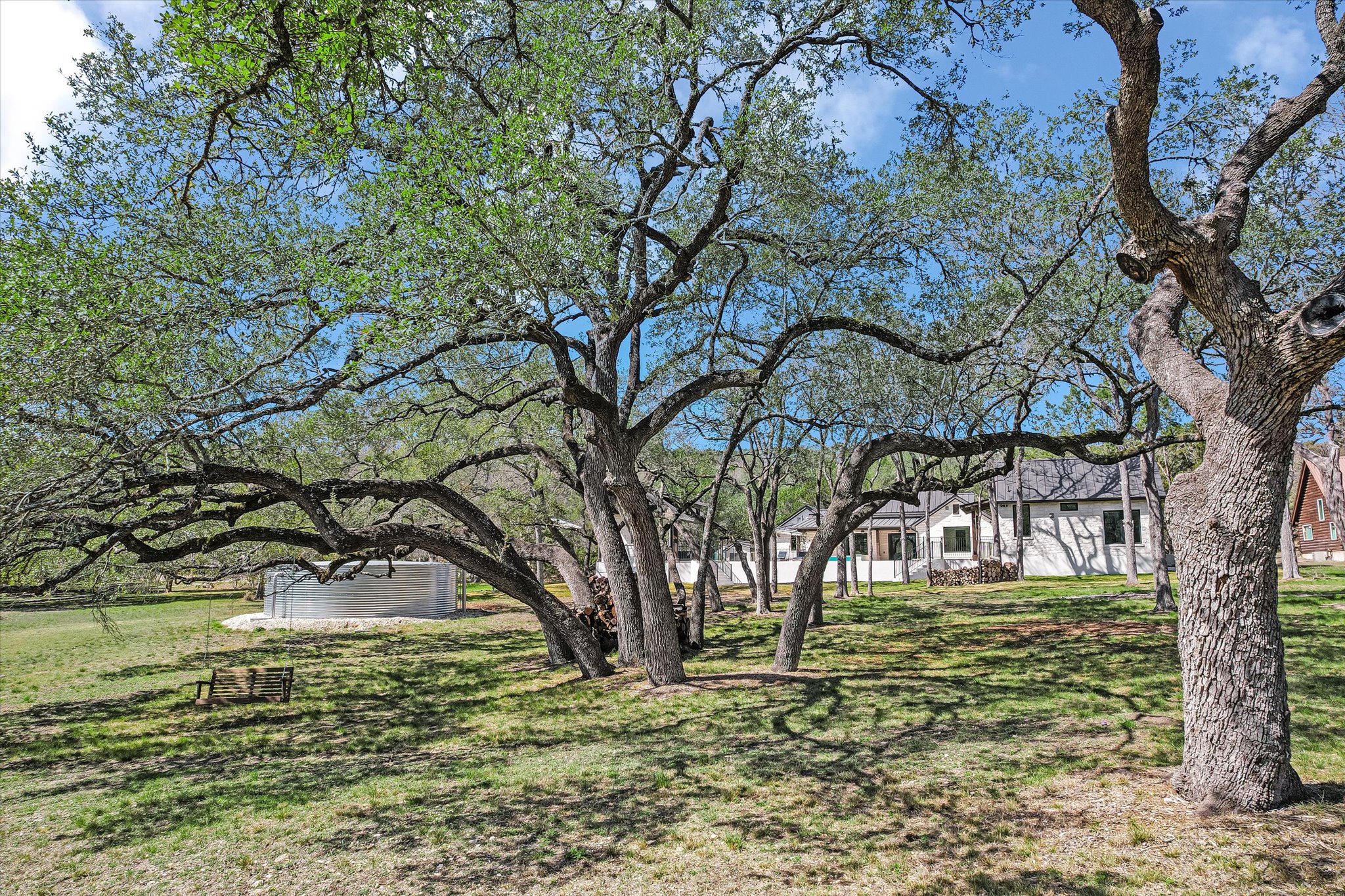 main property photo 36