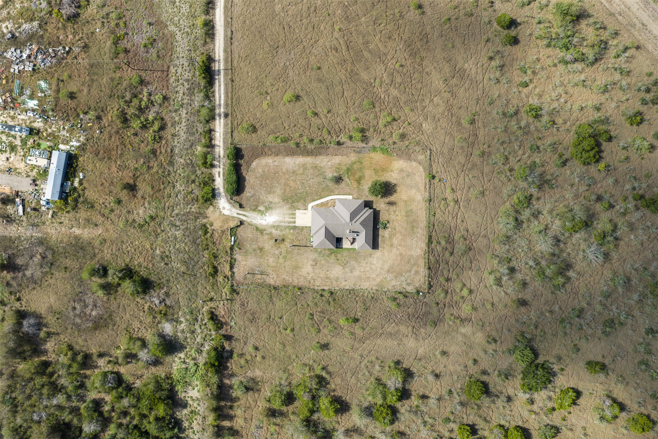 main property photo 11