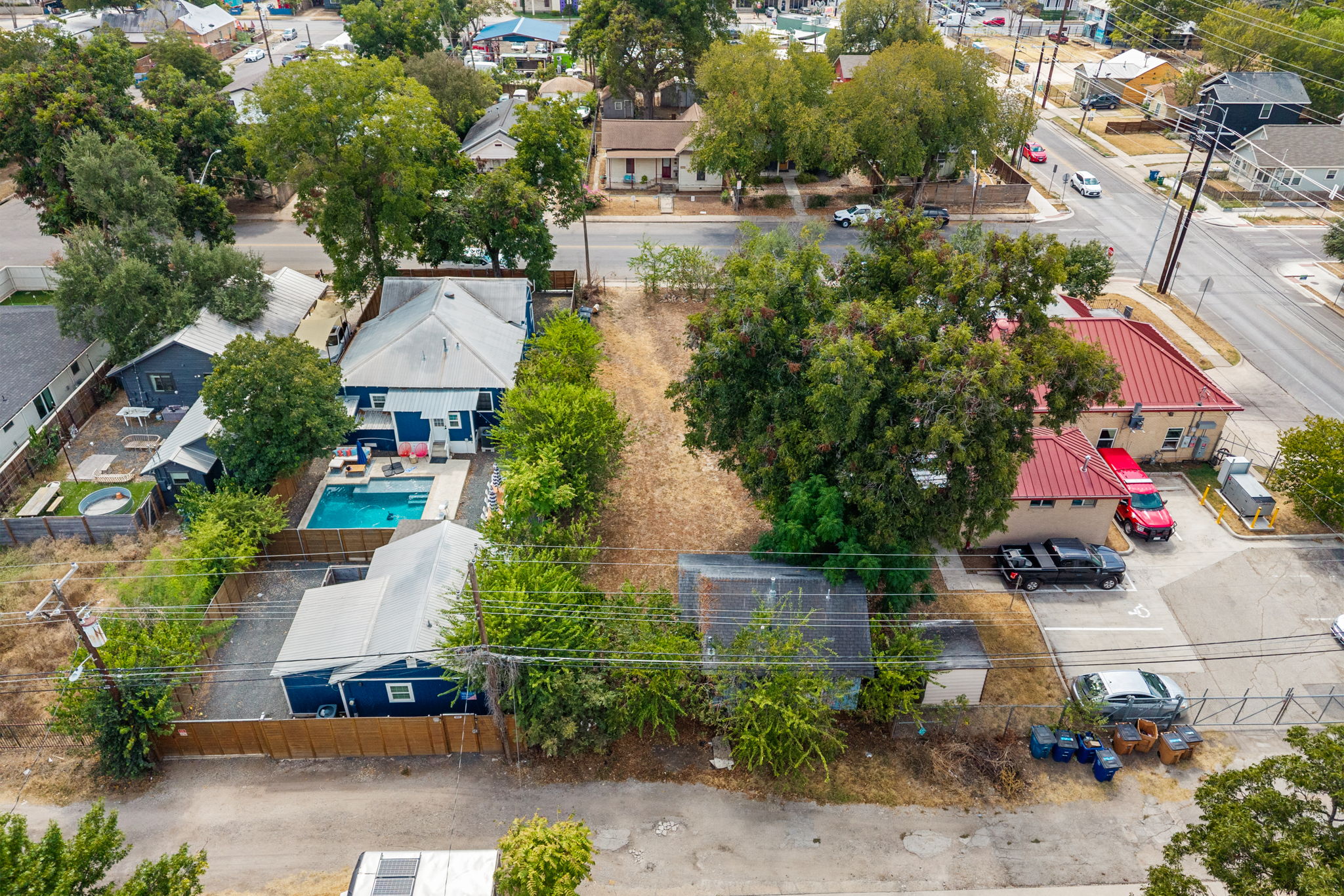 main property photo 19
