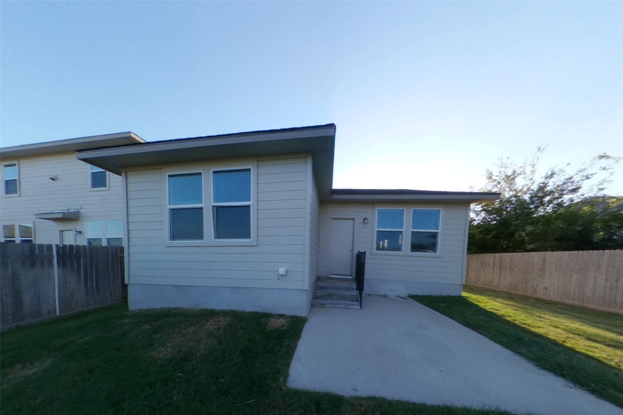 main property photo 14