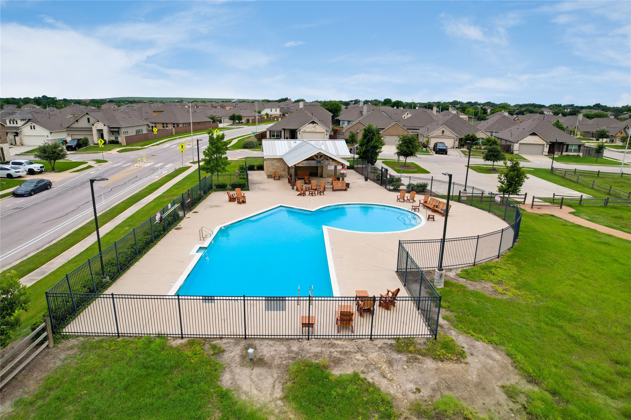 main property photo 38