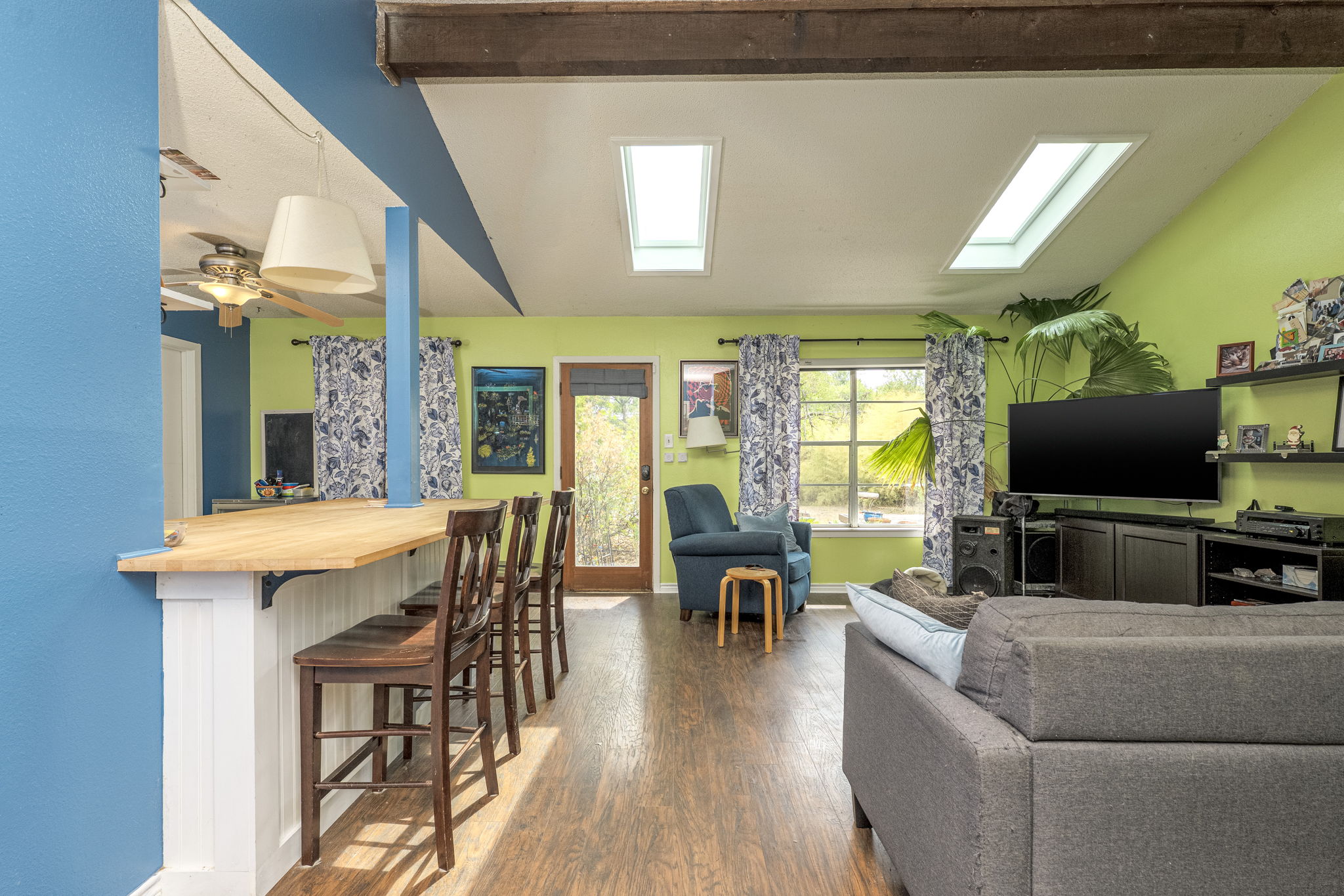 main property photo 3