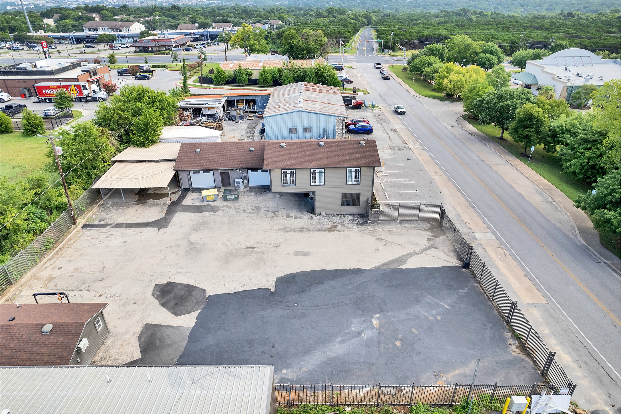main property photo 4
