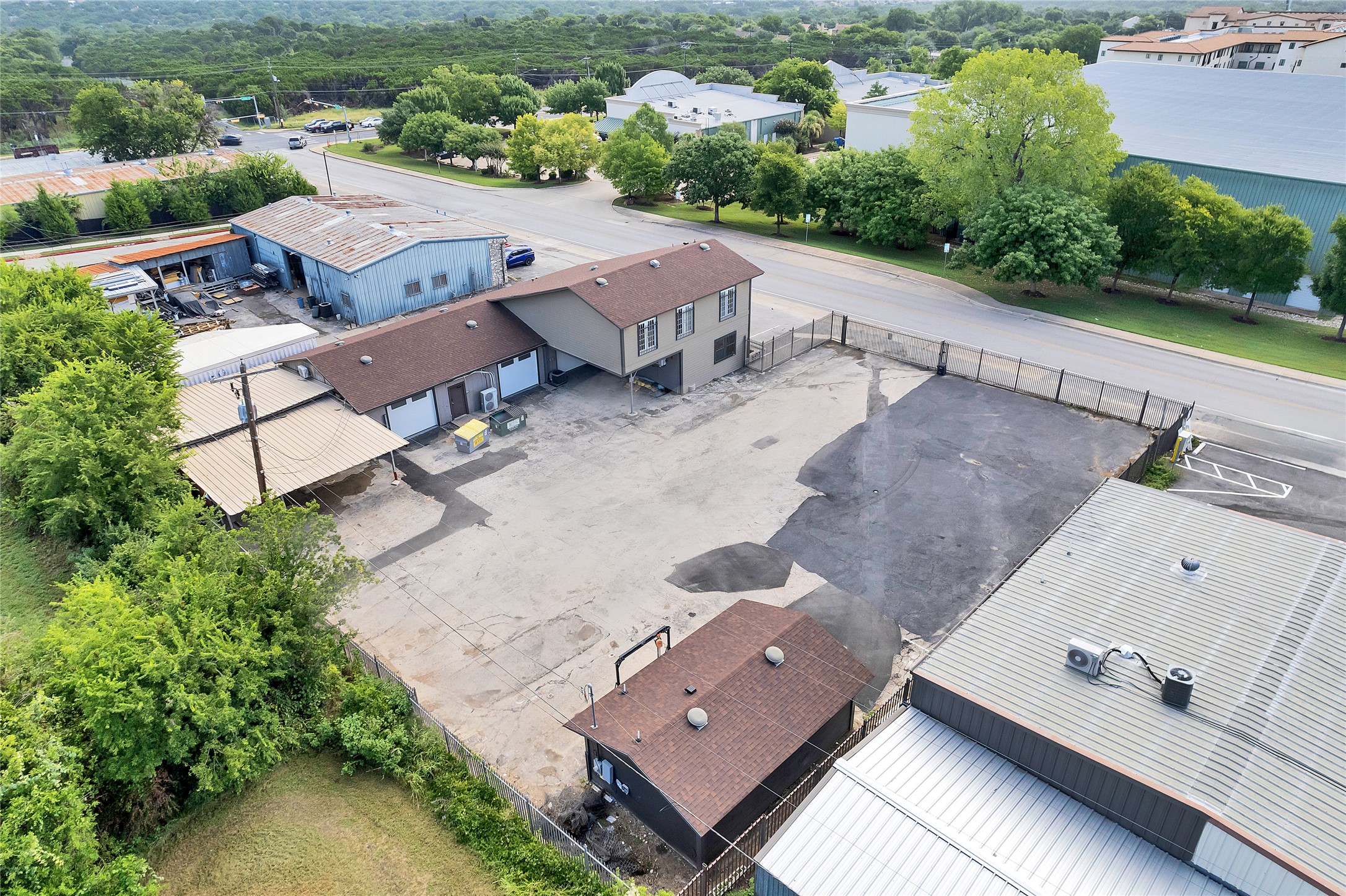 main property photo 6