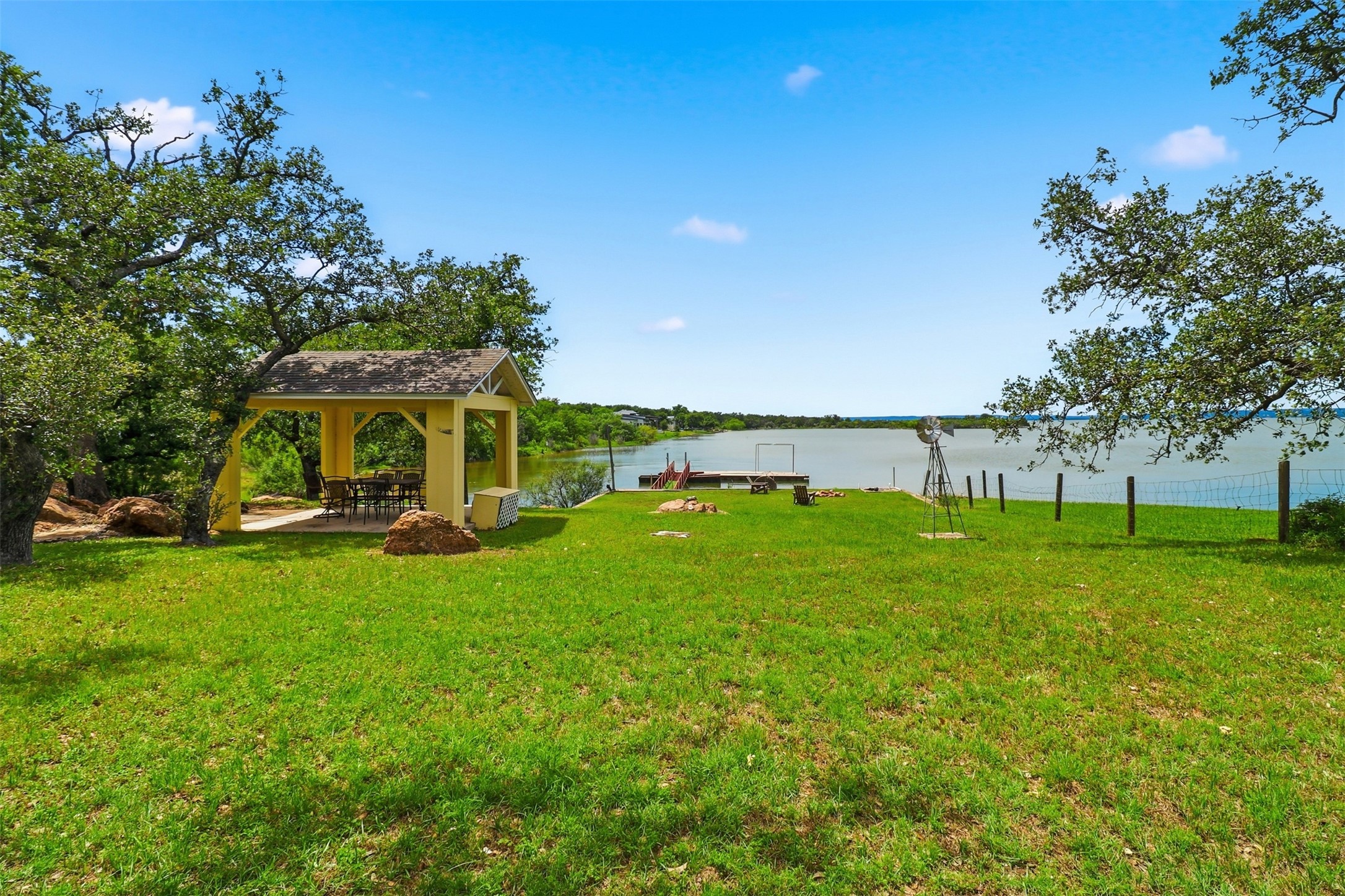 main property photo 11