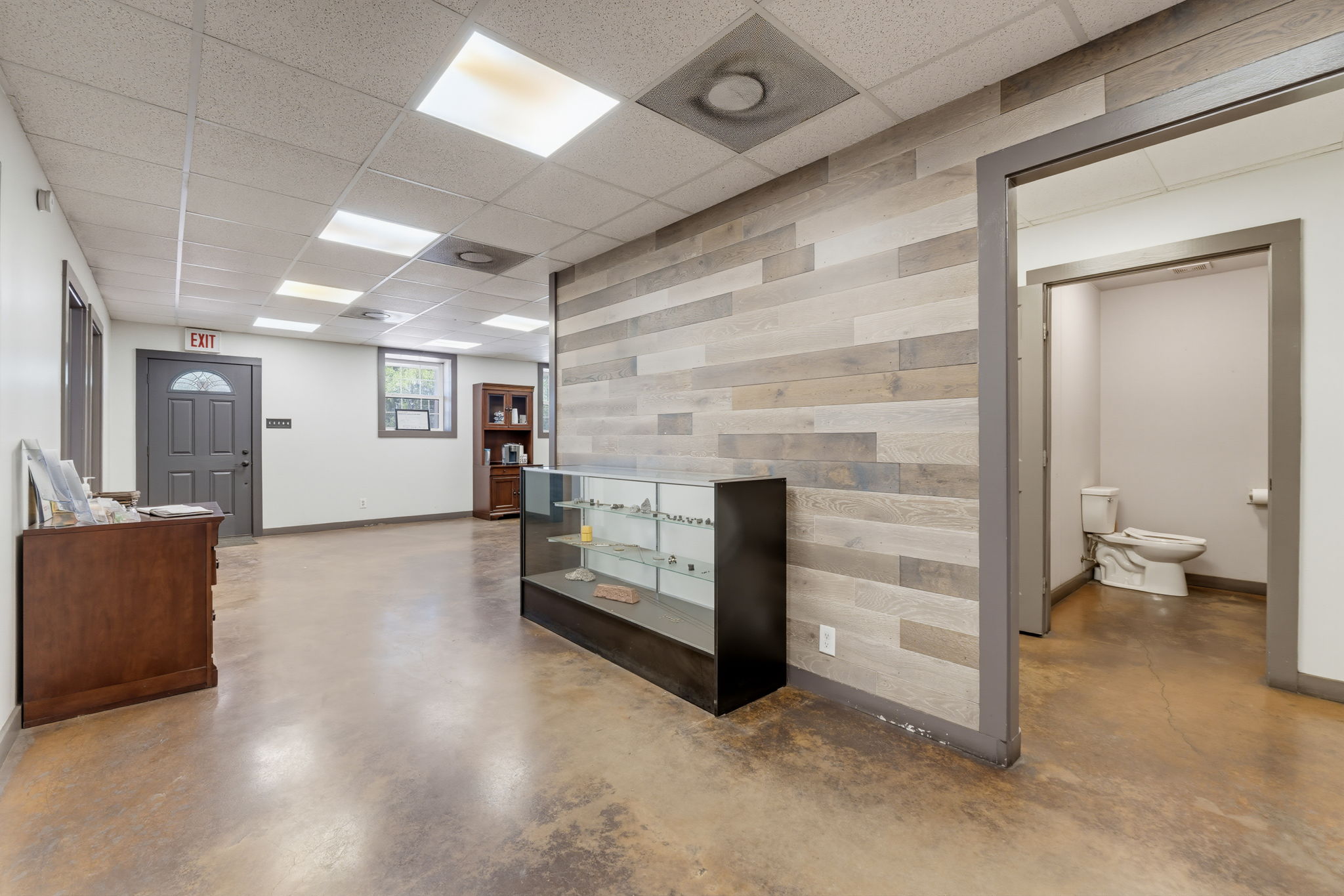 main property photo 12