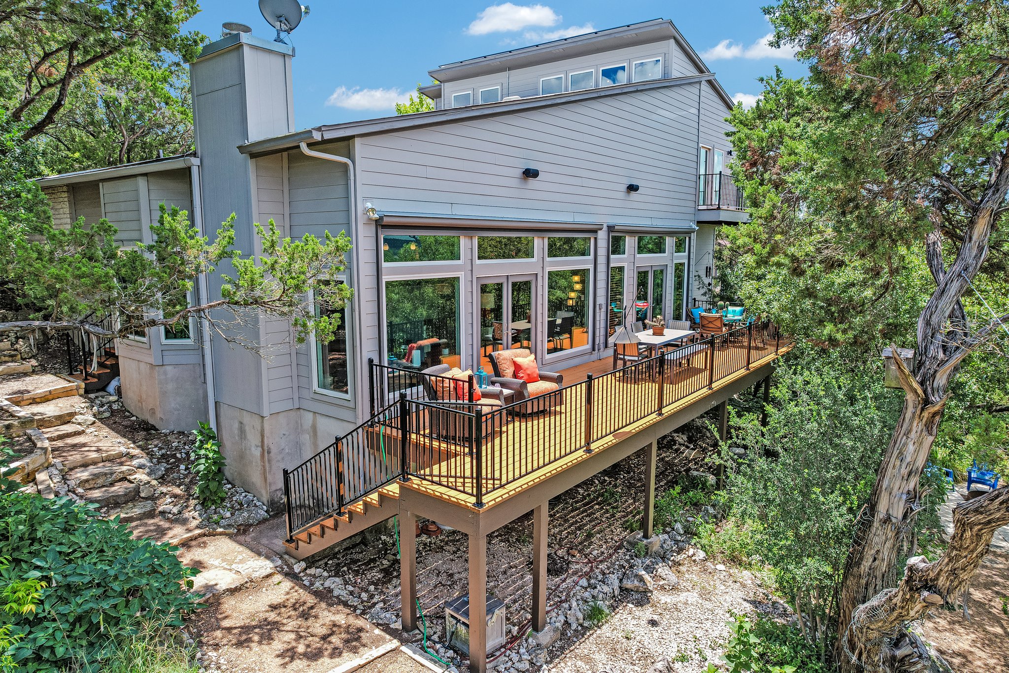 main property photo 31