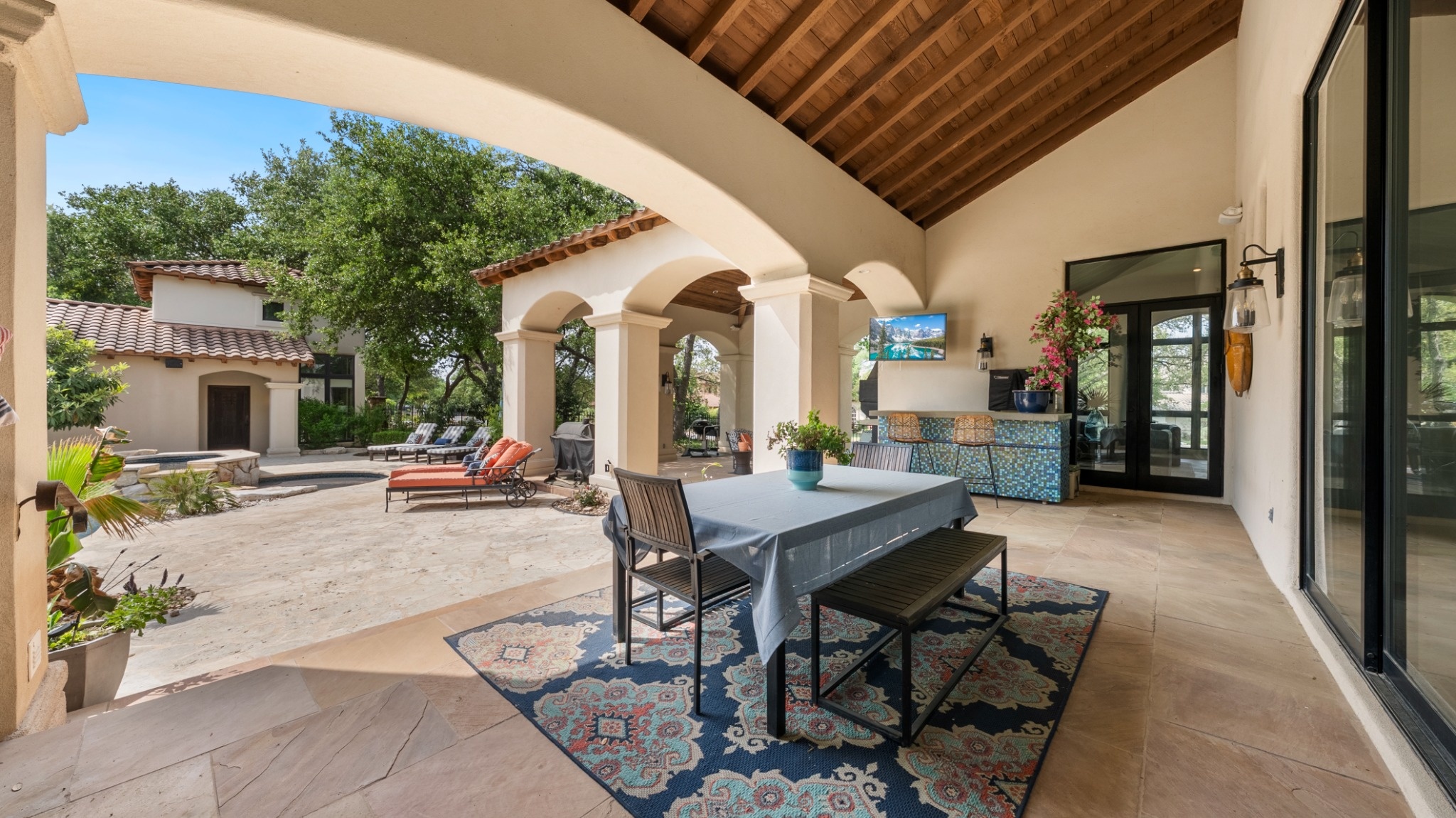main property photo 31